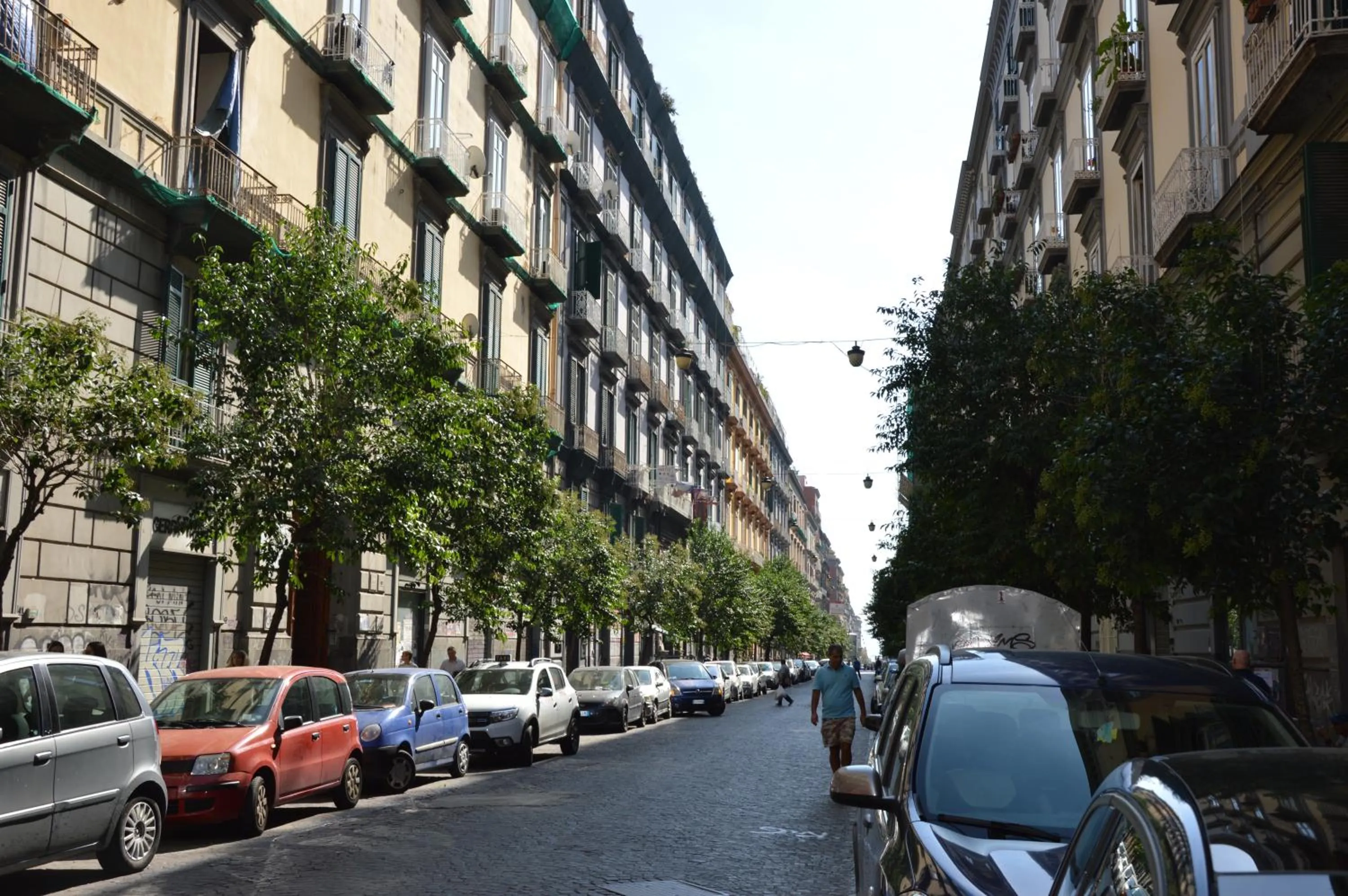 Property building in Duomo View Naples