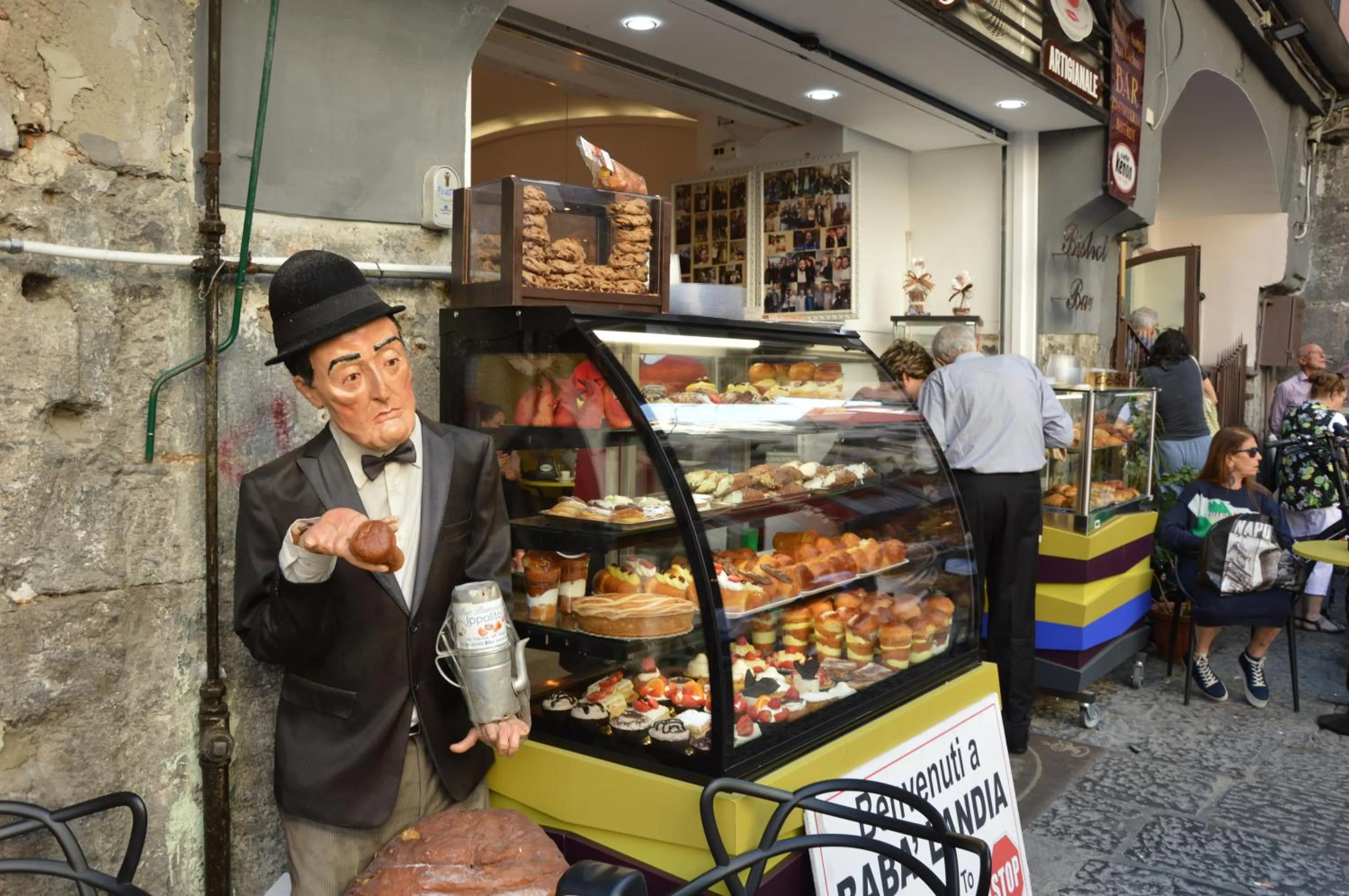 Property building in Duomo View Naples