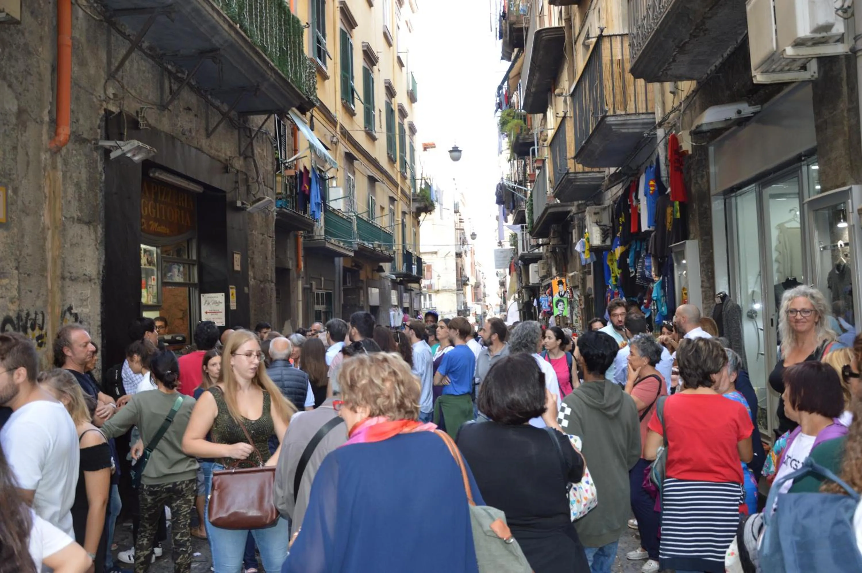 Property building in Duomo View Naples