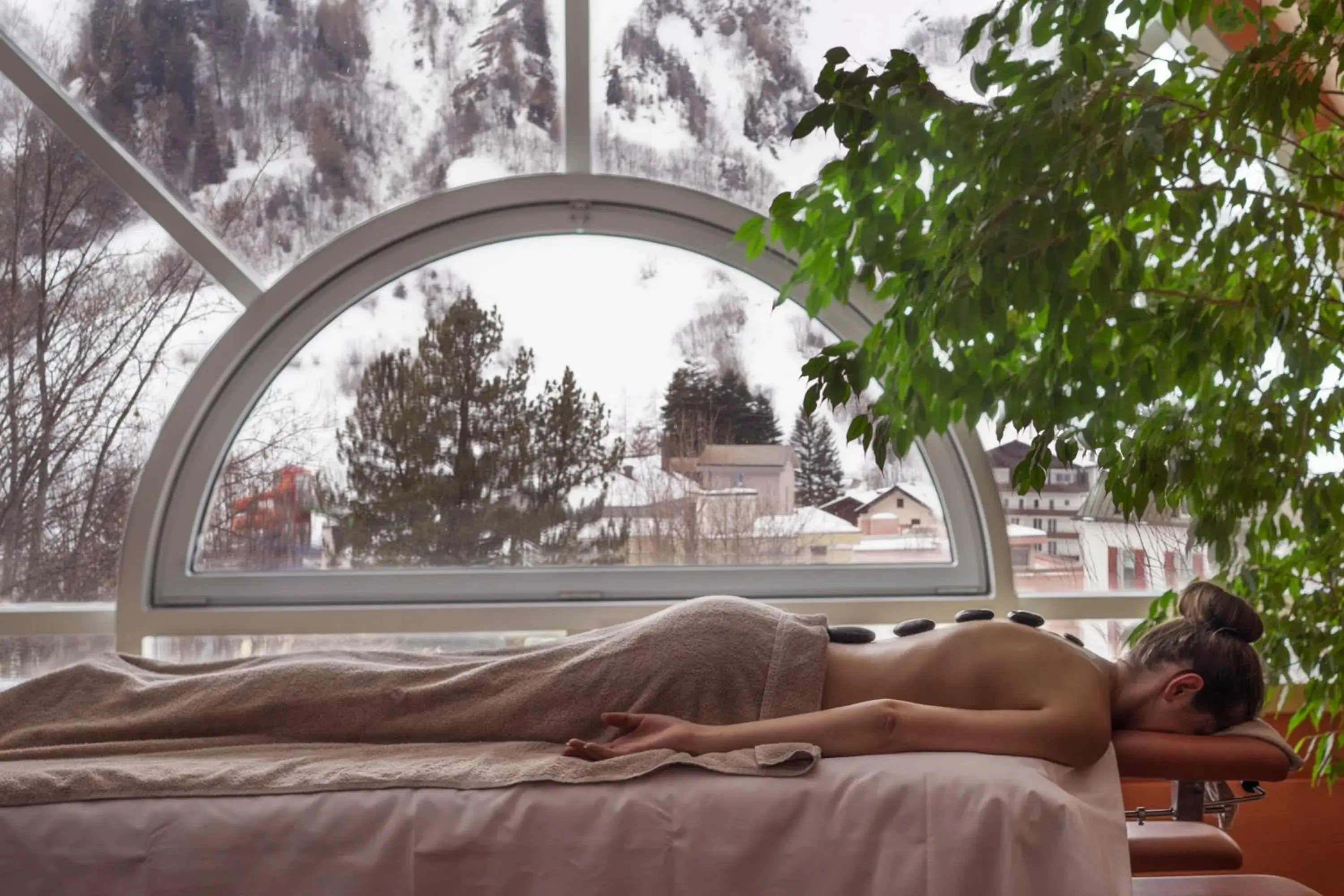 Spa and wellness centre/facilities in Thermal Hotels & Walliser Alpentherme Leukerbad Spa and wellness centre/facilities in Thermal Hotels & Walliser Alpentherme Leukerbad