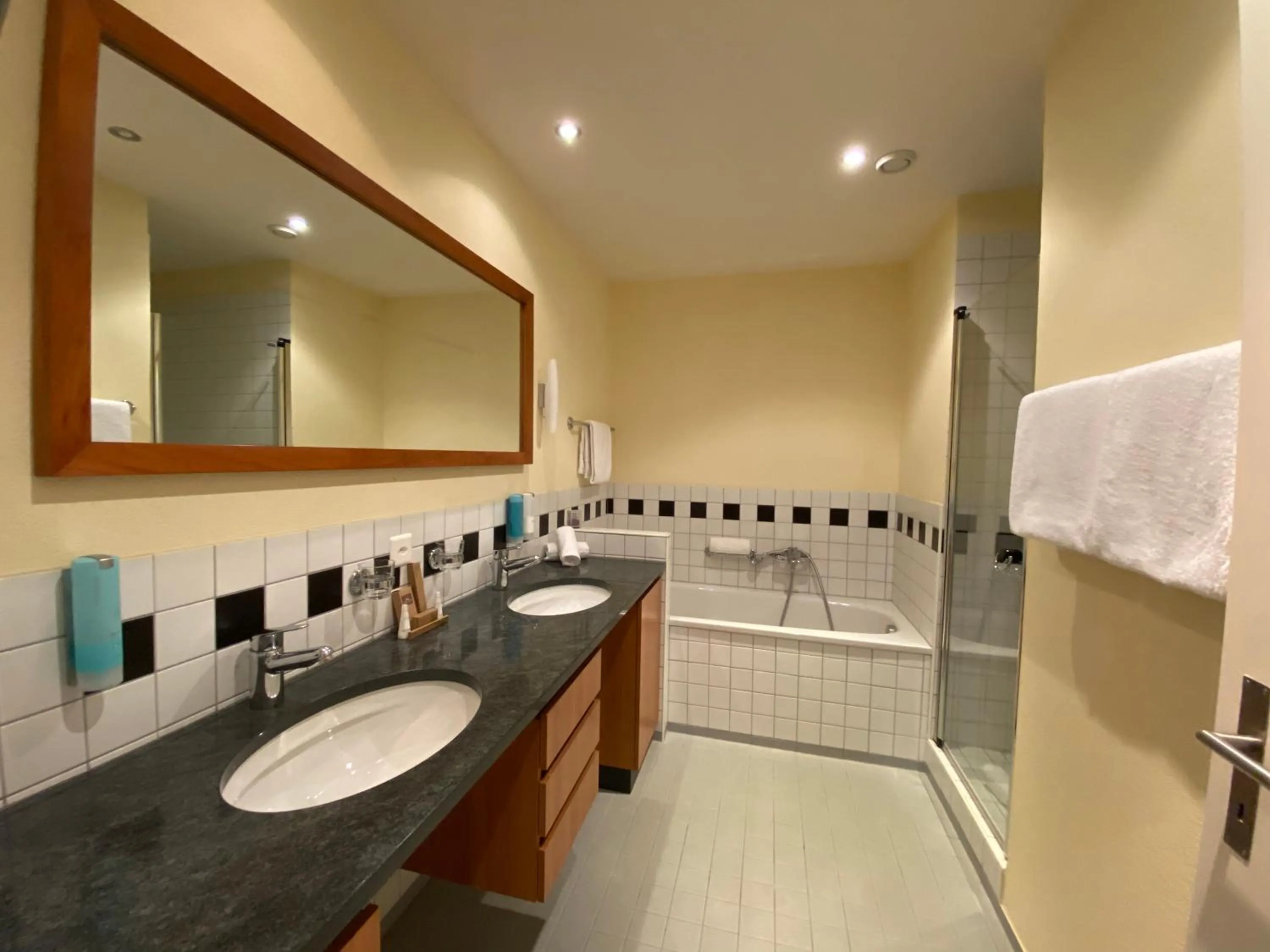 Bathroom in Thermal Hotels & Walliser Alpentherme Leukerbad