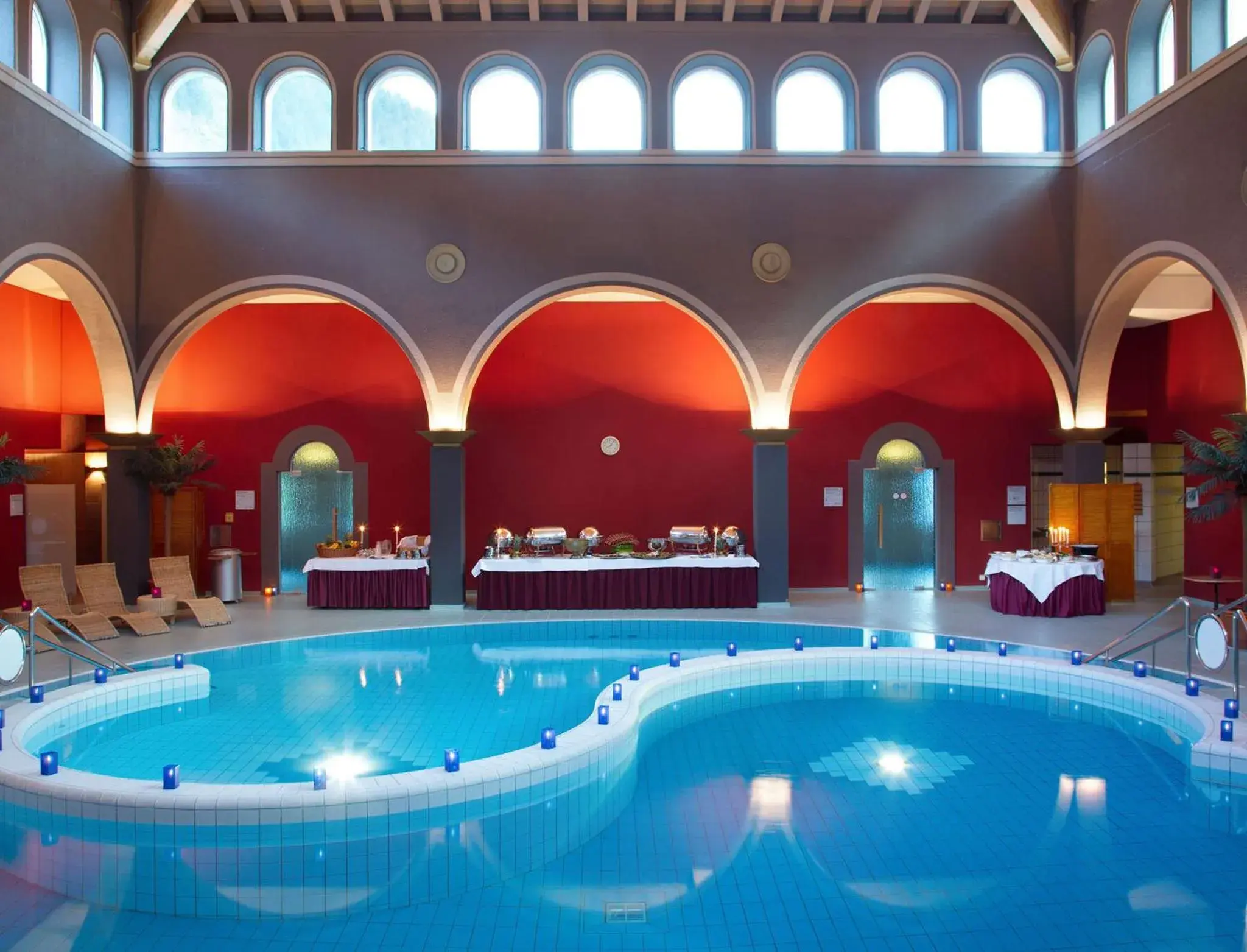 Swimming pool in Thermal Hotels & Walliser Alpentherme Leukerbad Swimming pool in Thermal Hotels & Walliser Alpentherme Leukerbad