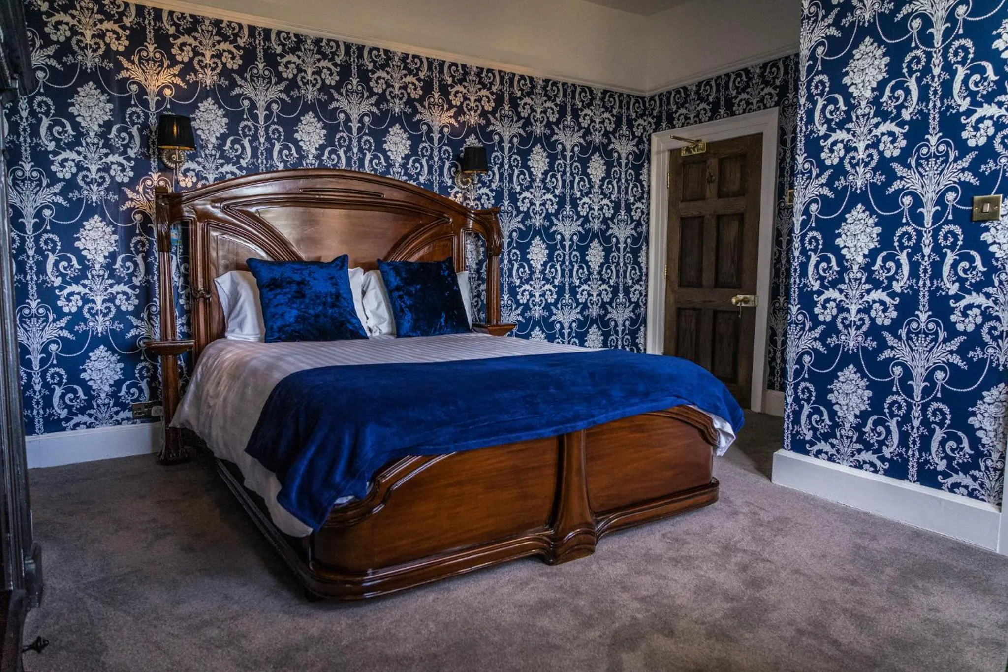 Bedroom, Bed in Shibden Hall View