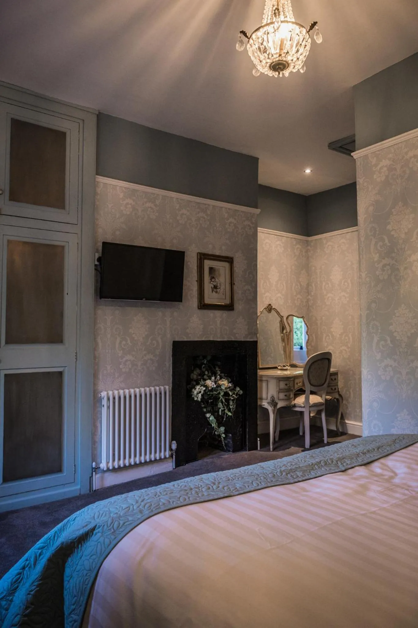 Bedroom, Bed in Shibden Hall View