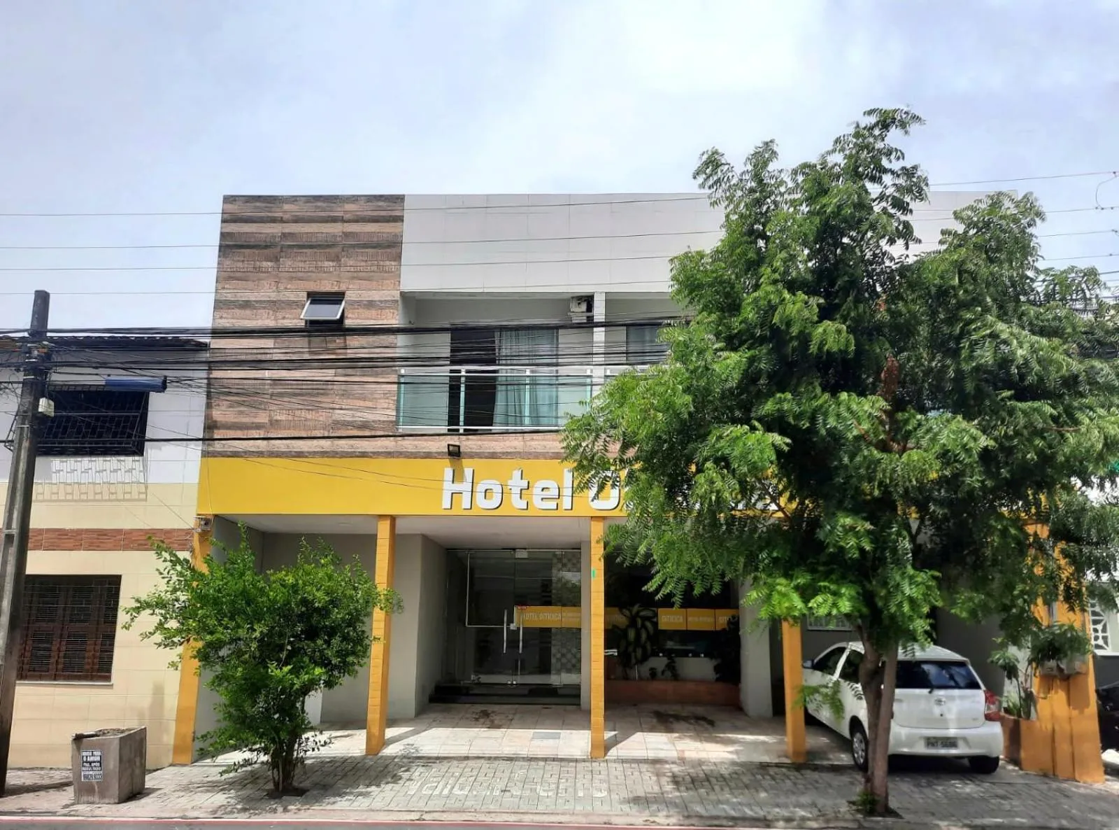 Property building in Hotel Oiticica
