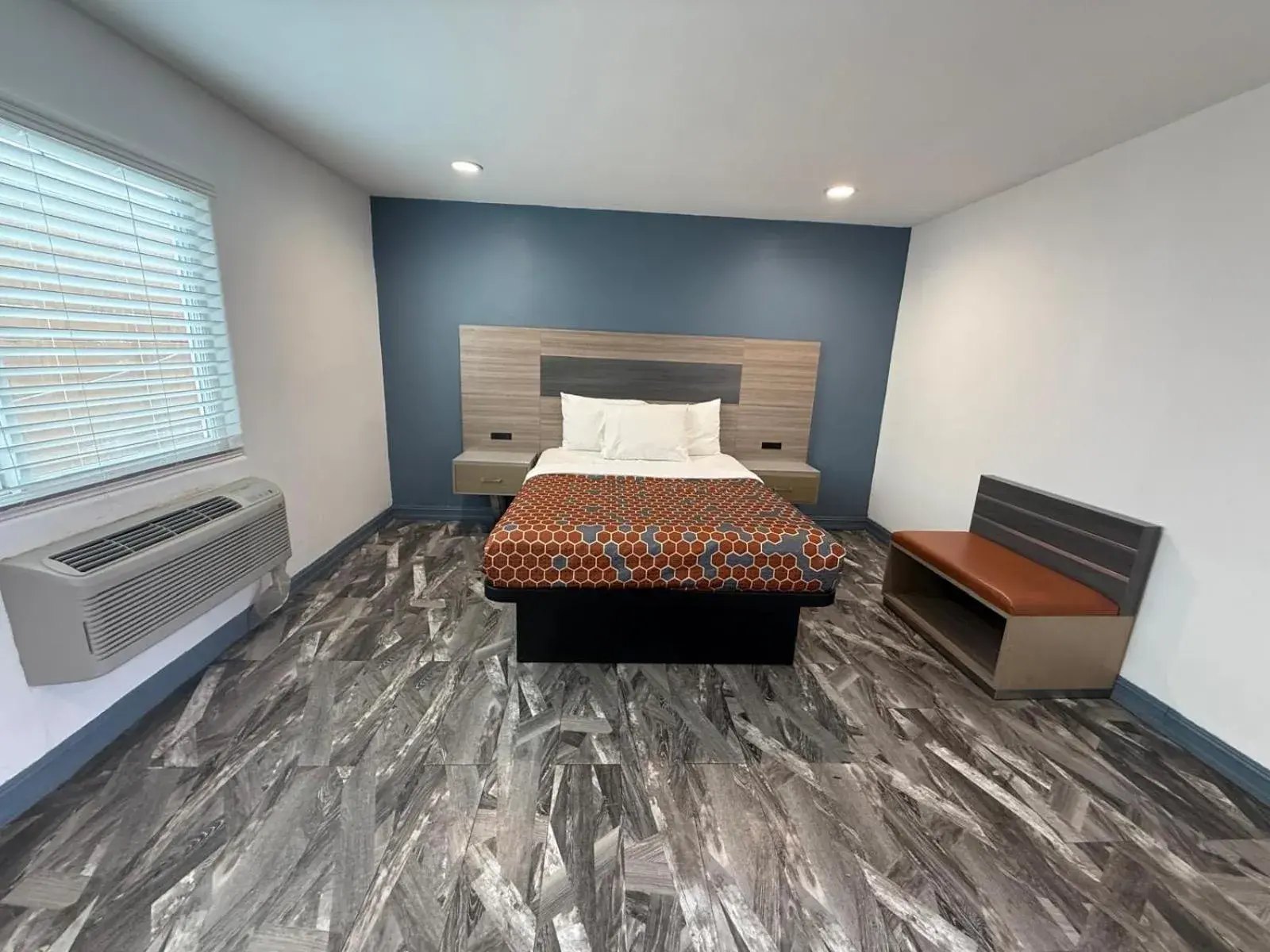 Photo of the whole room, Bed in Travel Inn Motel Photo of the whole room, Bed in Travel Inn Motel