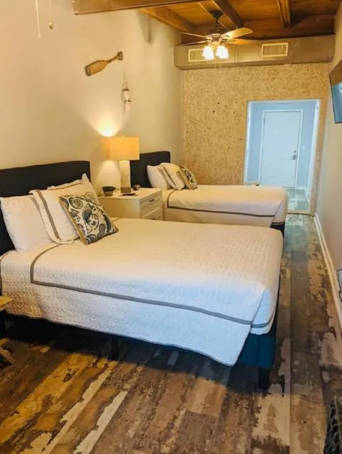 Bed in Darien Dockside Inn