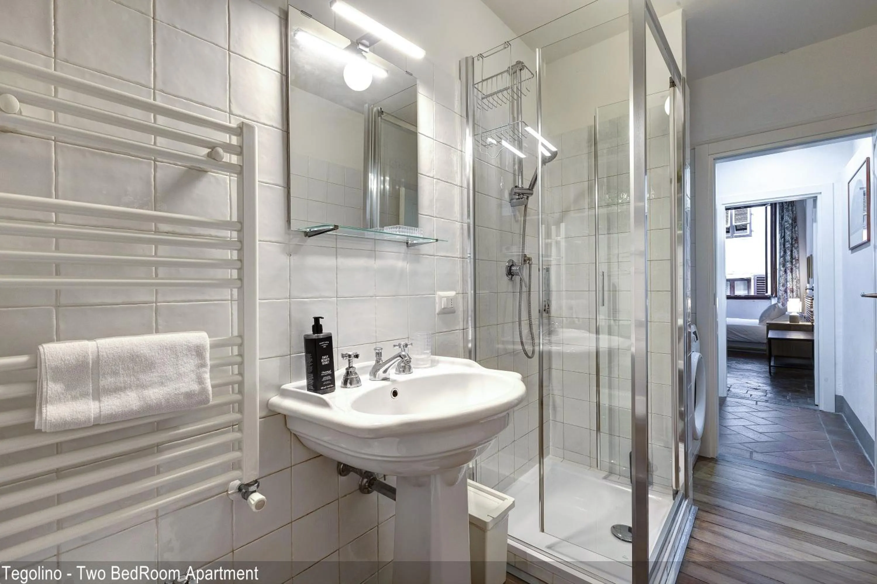 Bathroom in Tegolaio Apartments by Mamo Florence