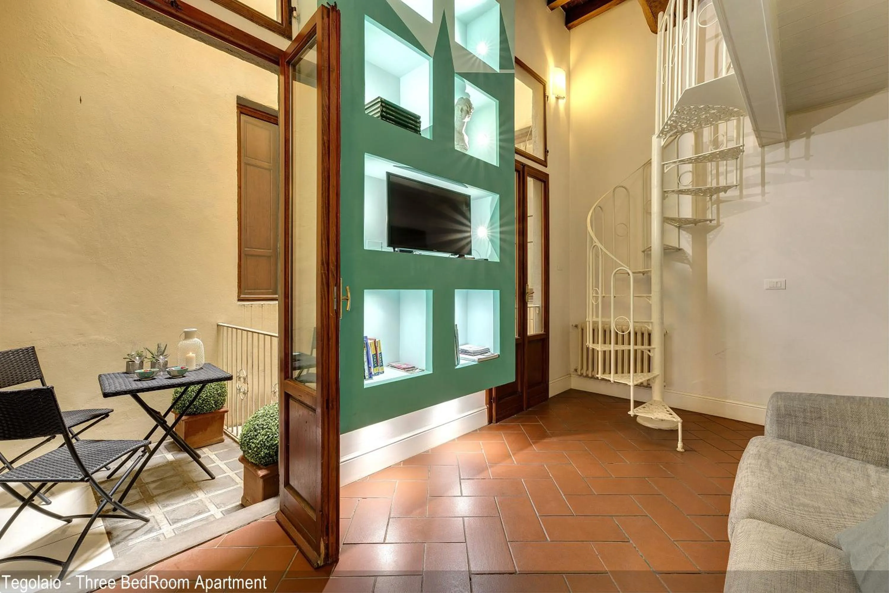 Seating area in Tegolaio Apartments by Mamo Florence