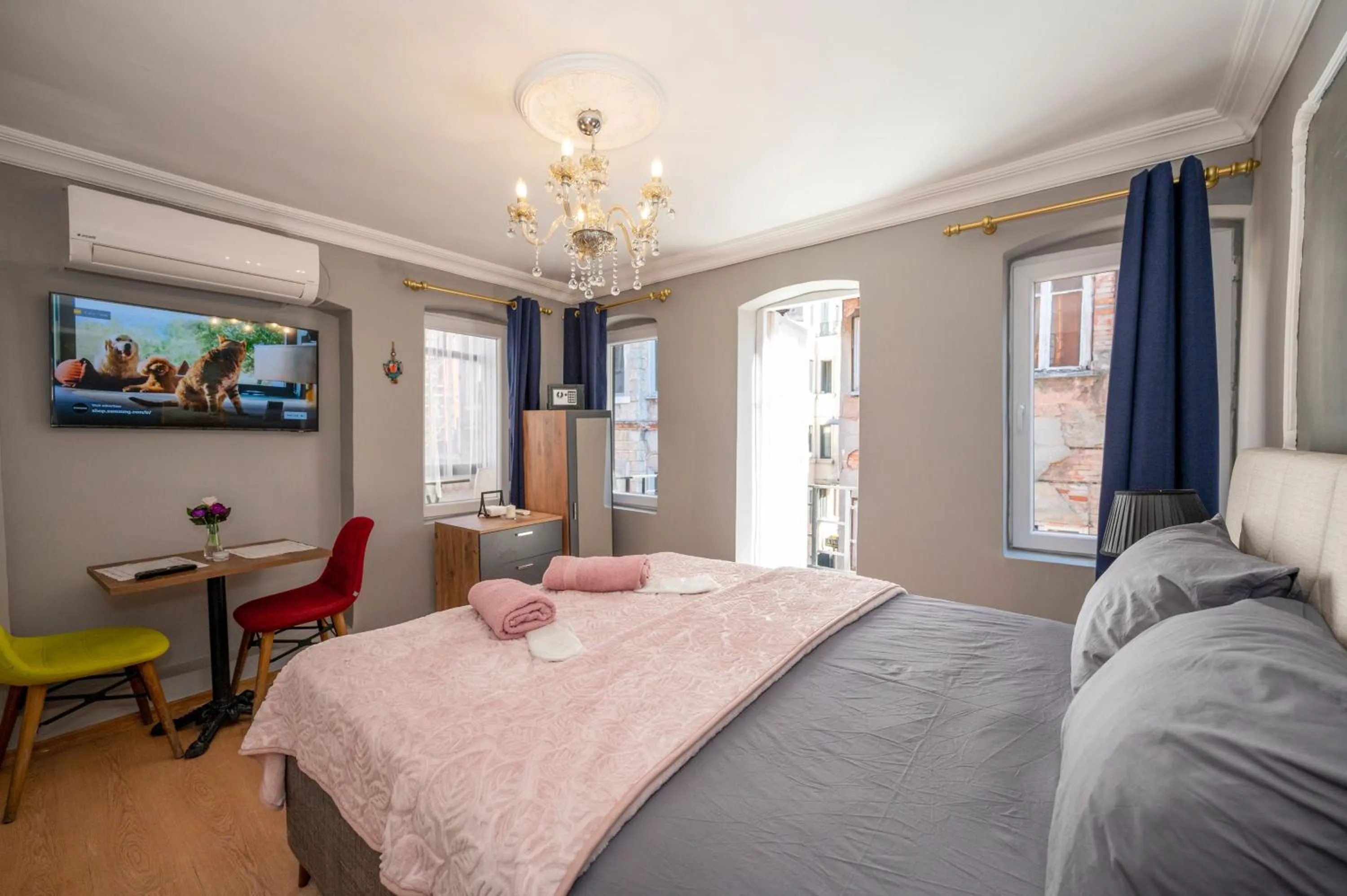 Bed in MYMOON Residence