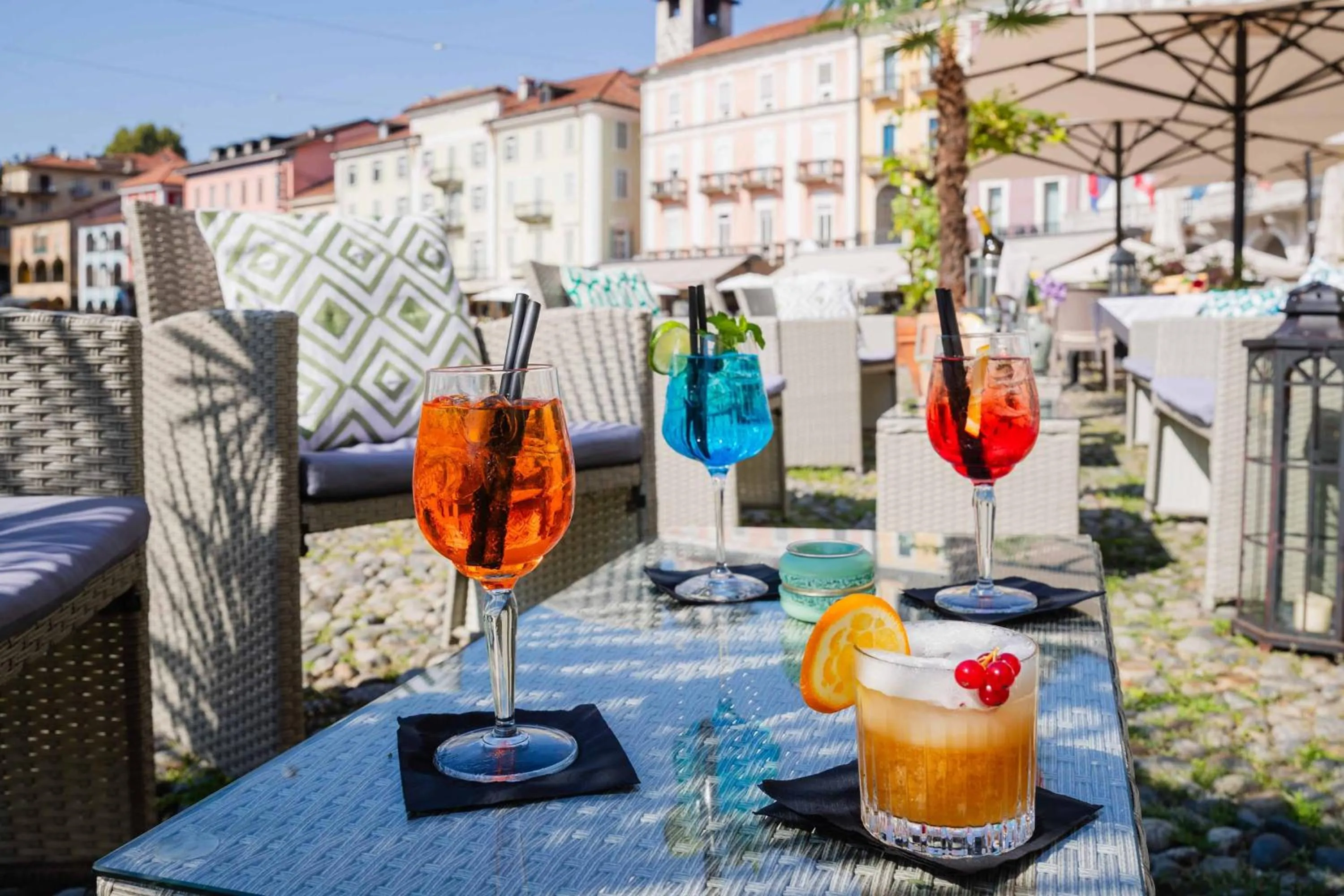 Restaurant/places to eat in Hotel America