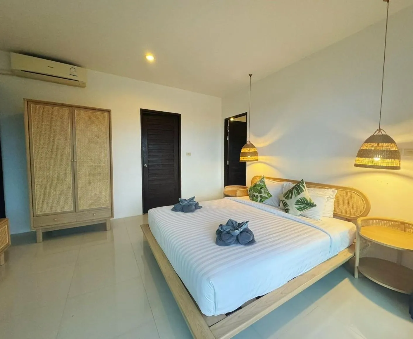 Bedroom, Bed in High Life Villas