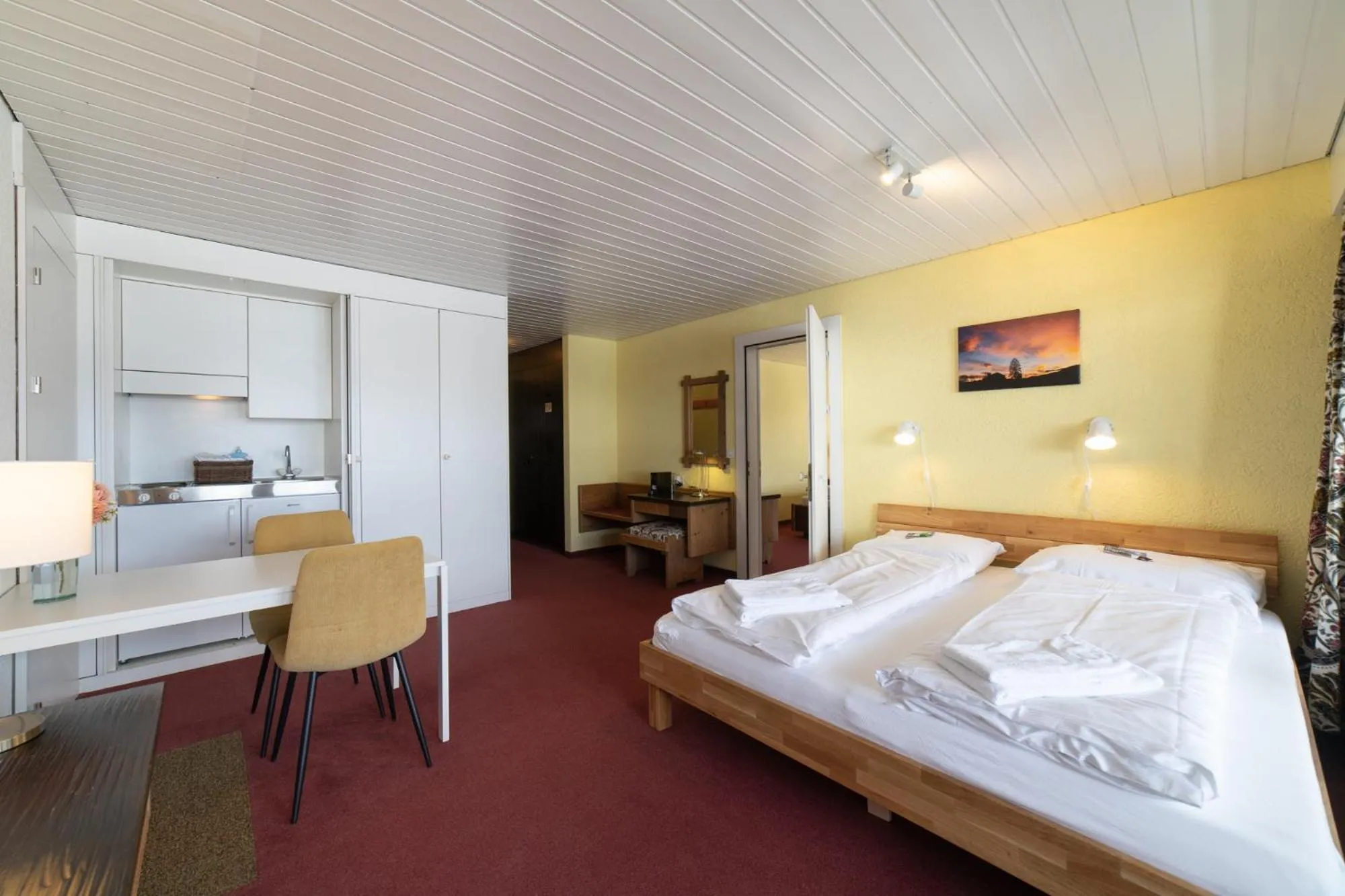 Bed in Hotel Säntis Lodge