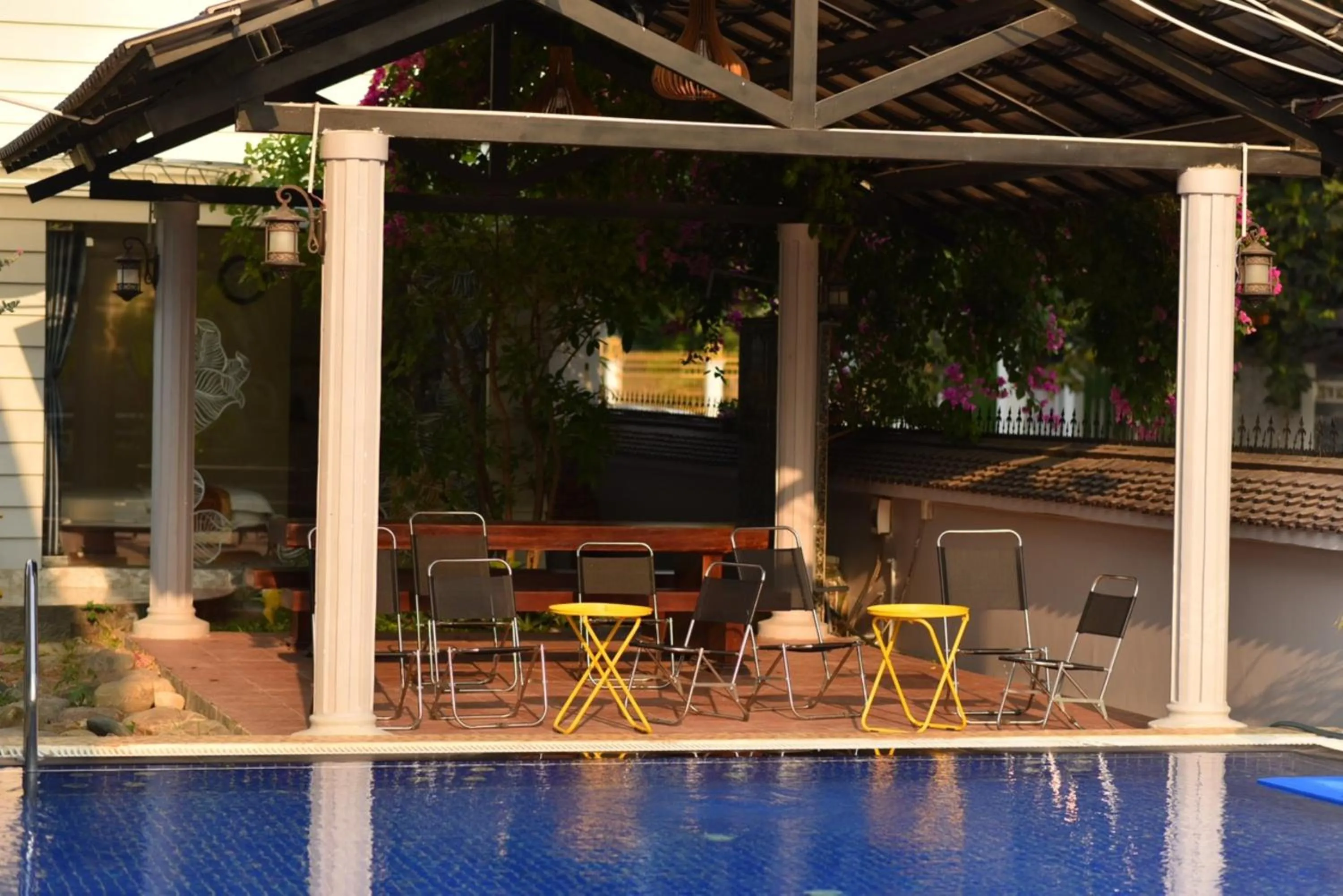 Pool view in Window Homestay