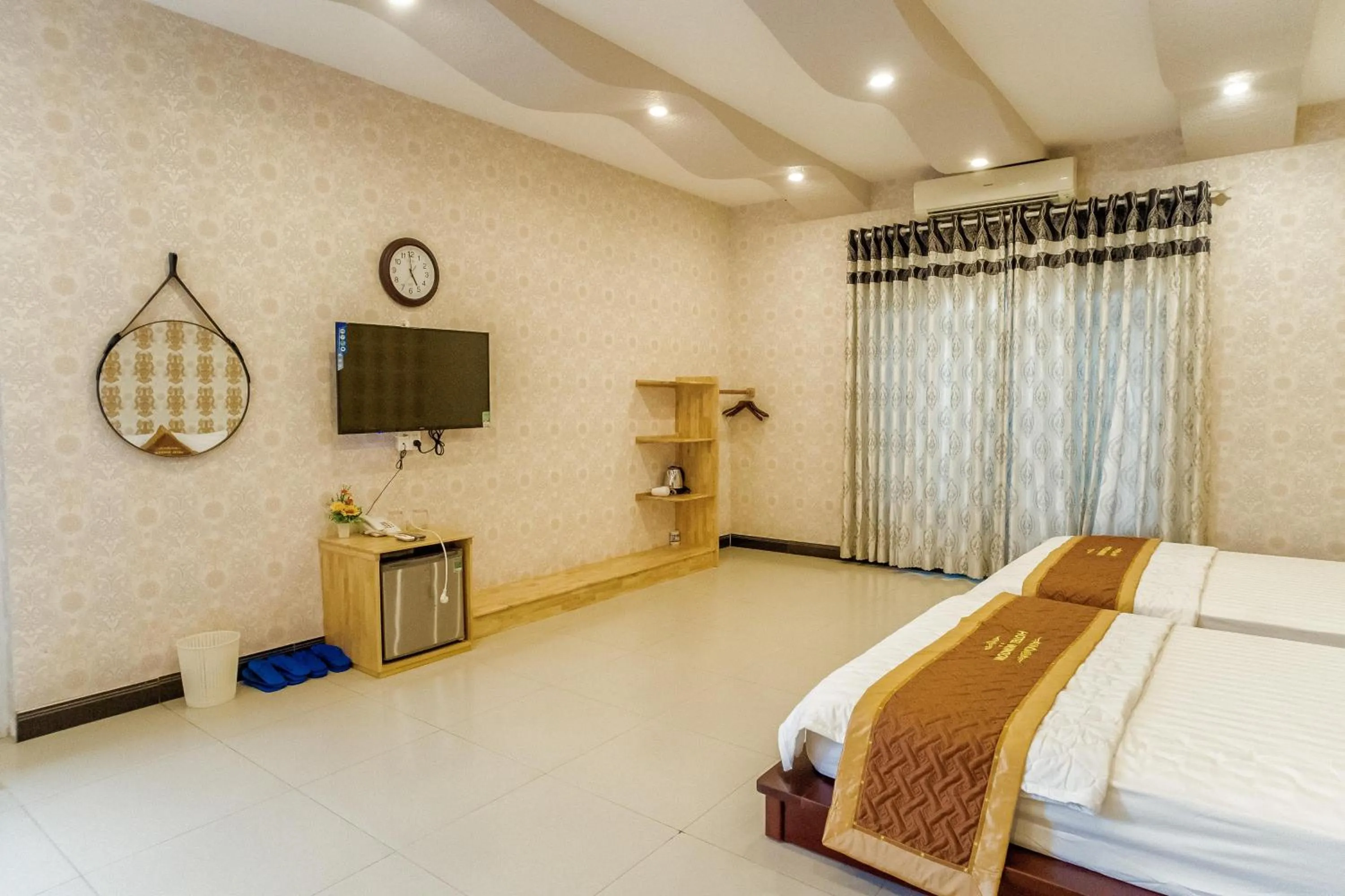 Family, Bed in Window Homestay