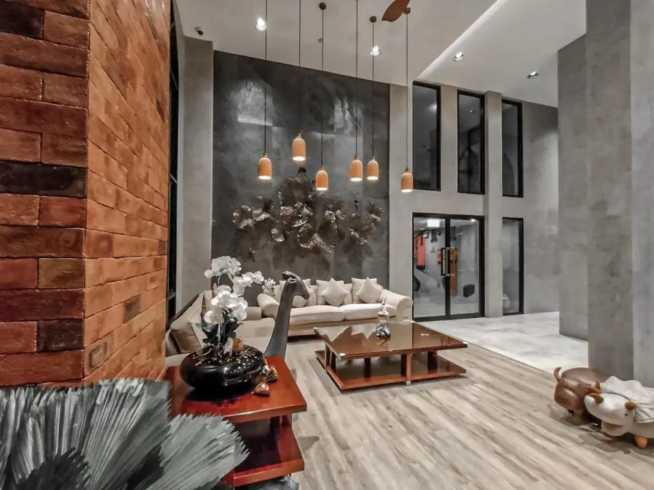 Lobby or reception in Le Lert Hotel Ratchaburi Lobby or reception in Le Lert Hotel Ratchaburi