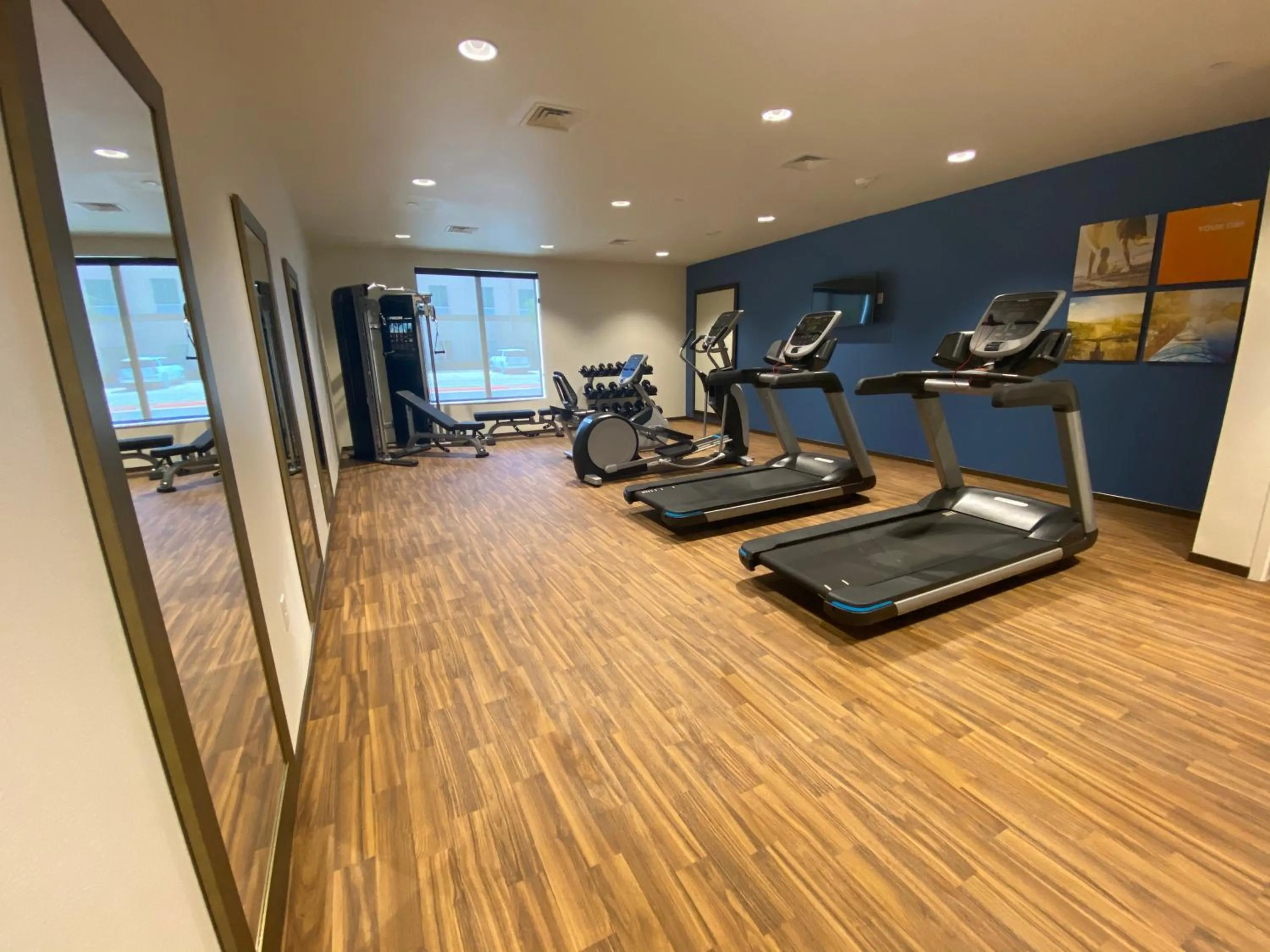 Fitness centre/facilities in Comfort Suites Midland West