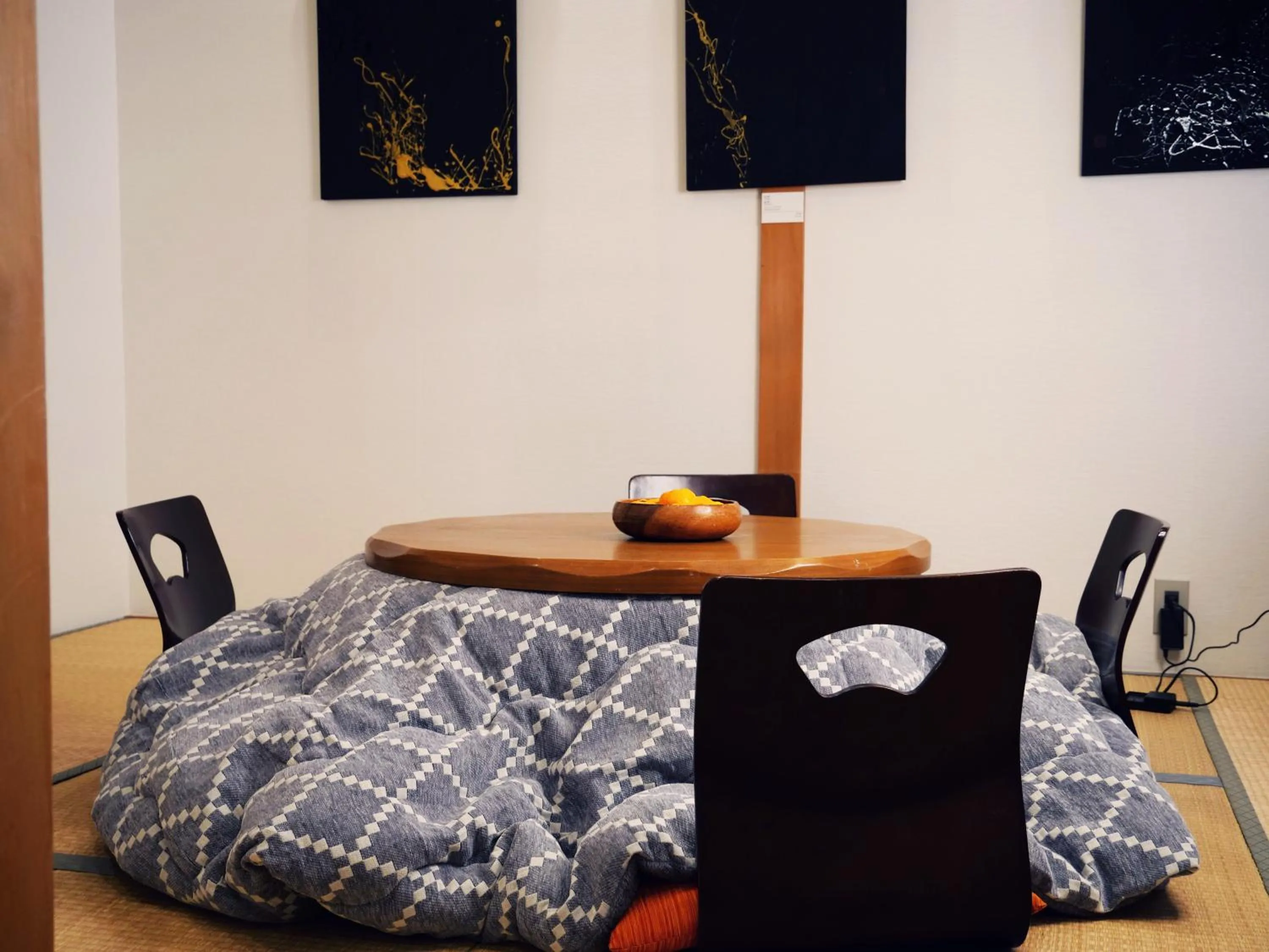 Living room, Bed in Yuimaru EAST - 最大18名貸切OK