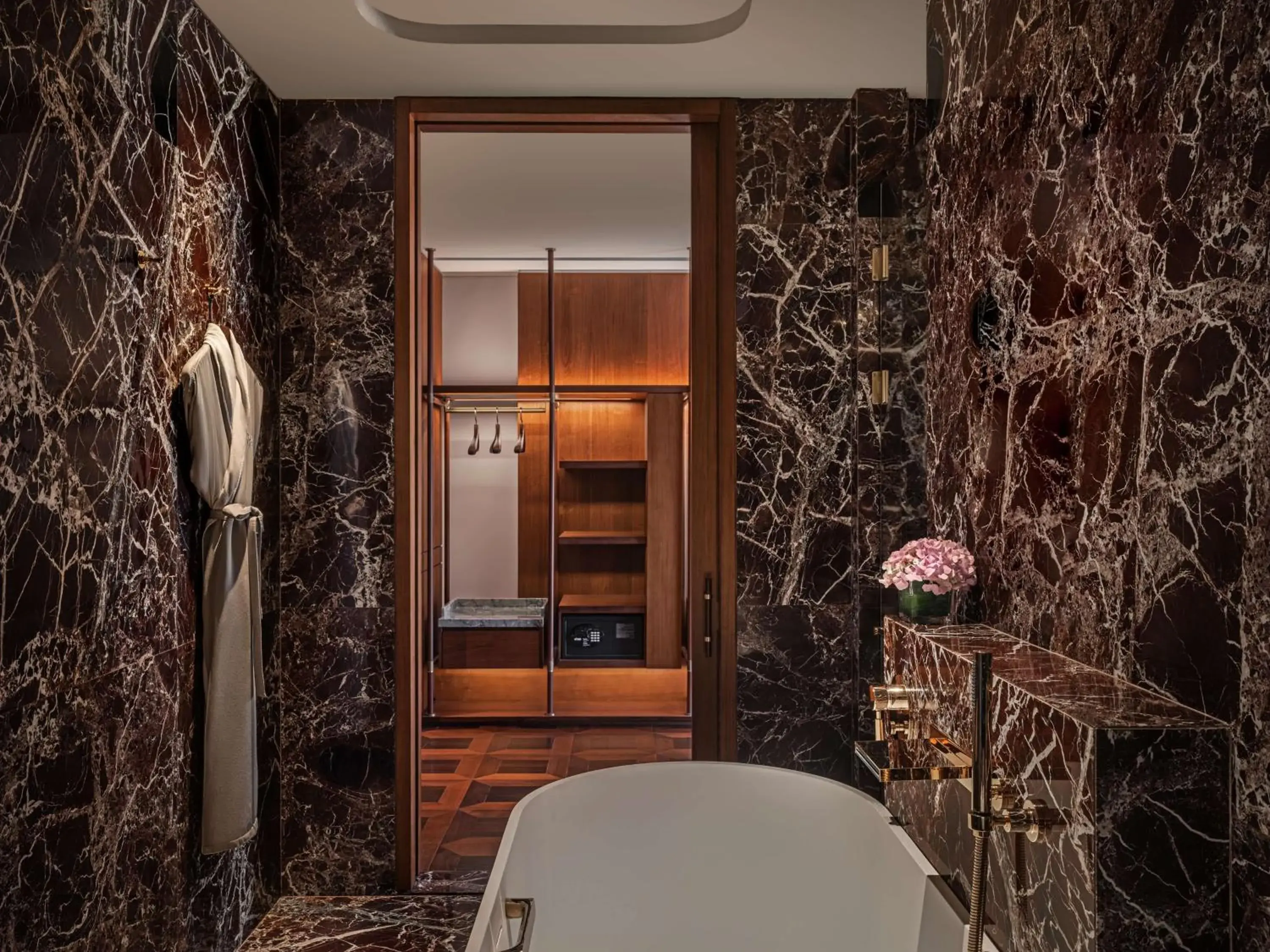 Bathroom in Waldorf Astoria Xiamen Bathroom in Waldorf Astoria Xiamen