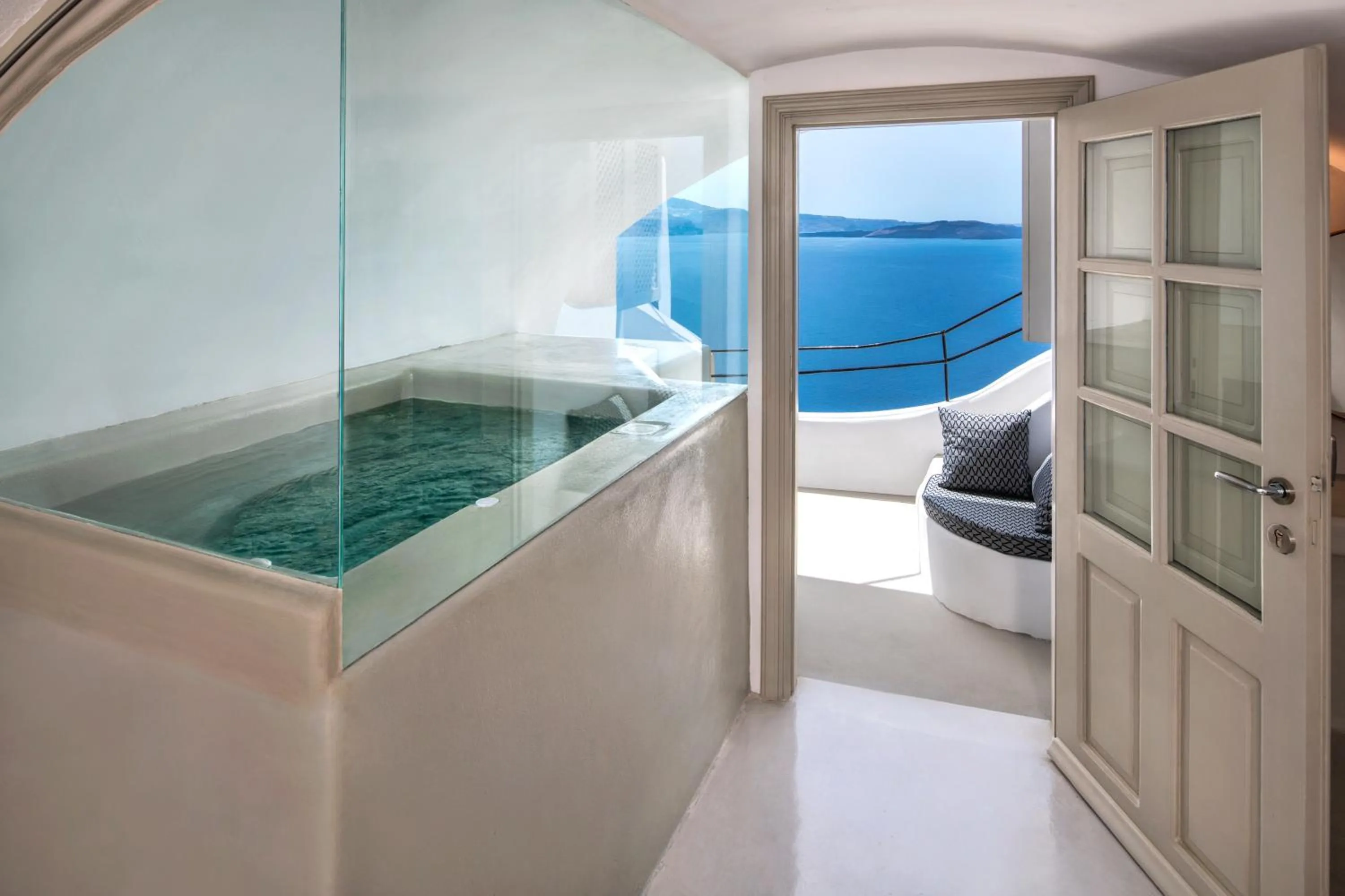 Hot Tub in Kaleidoscope Oia Suites