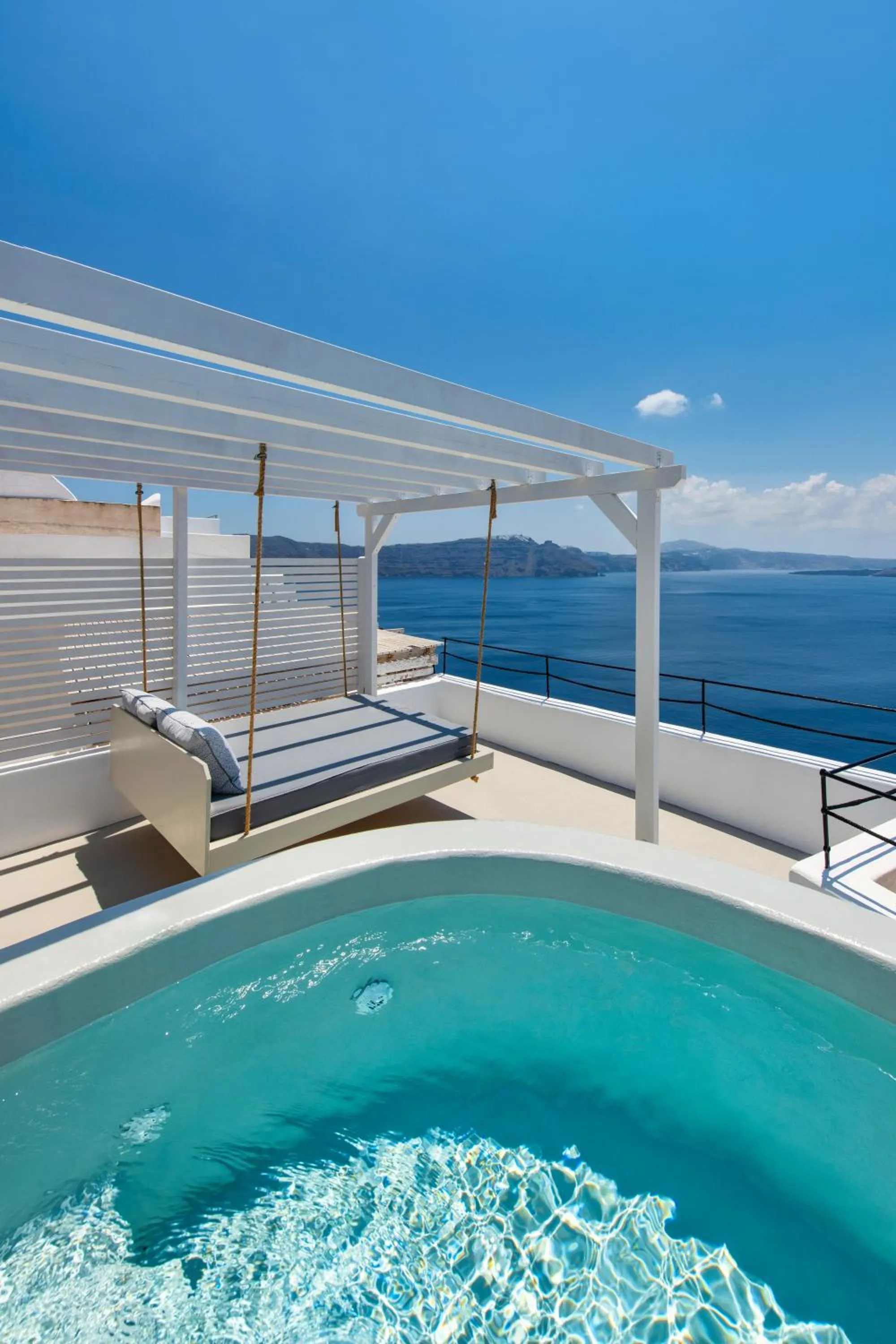 Hot Tub in Kaleidoscope Oia Suites