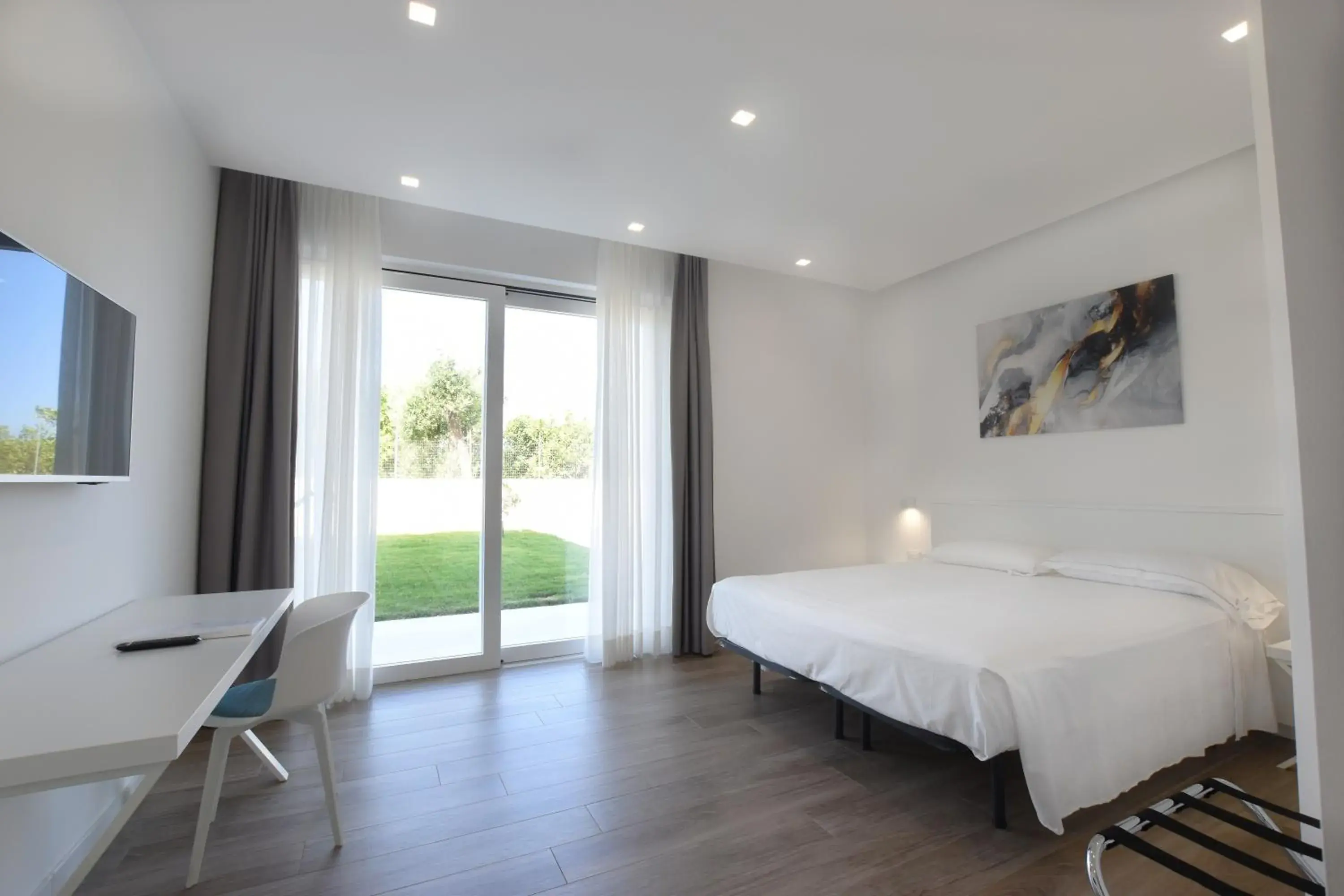 Deluxe Double or Twin Room with Garden View in Rodi Resort Deluxe Double or Twin Room with Garden View in Rodi Resort