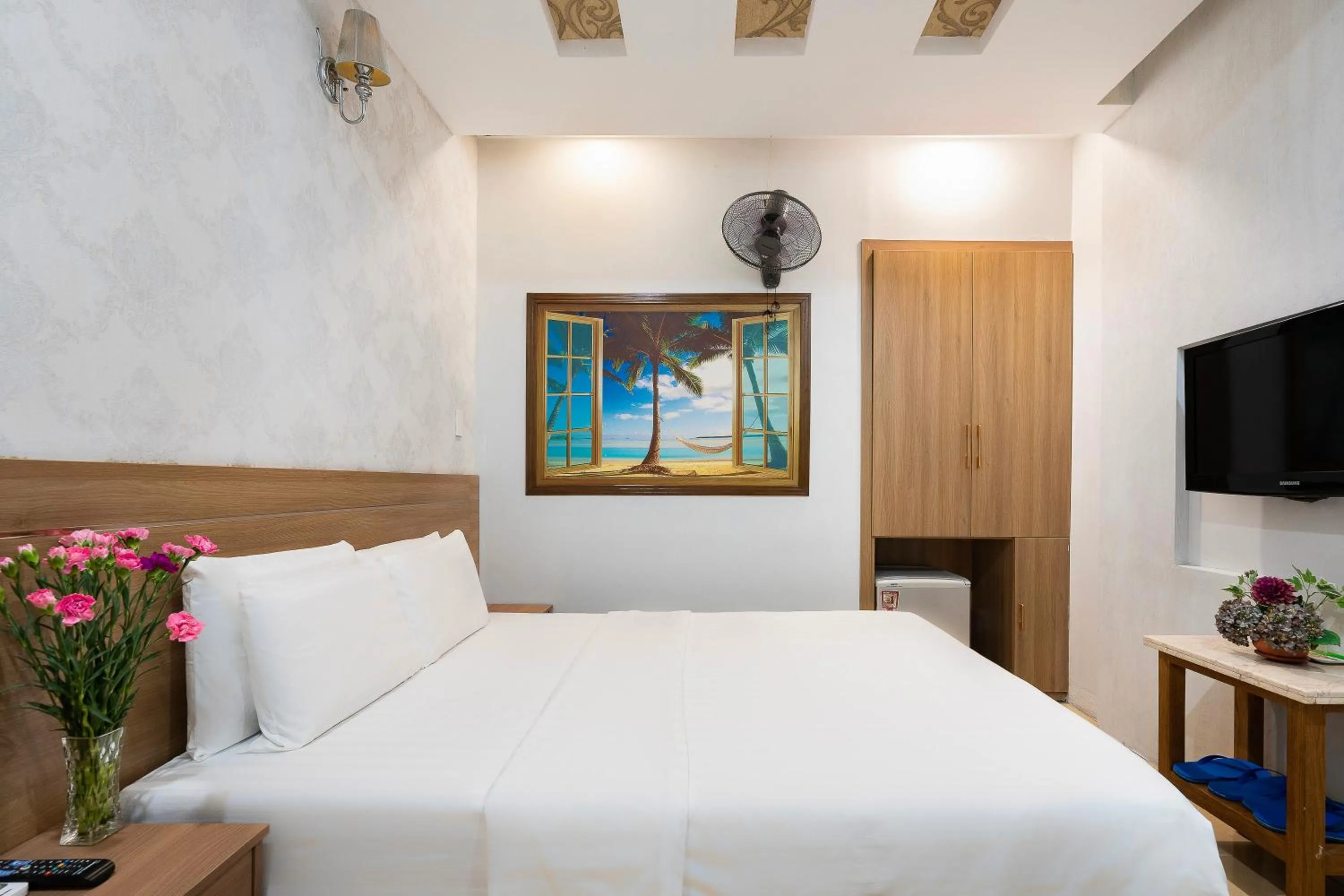 Photo of the whole room, Bed in Lucky Star Hotel Nguyen Trai Q5