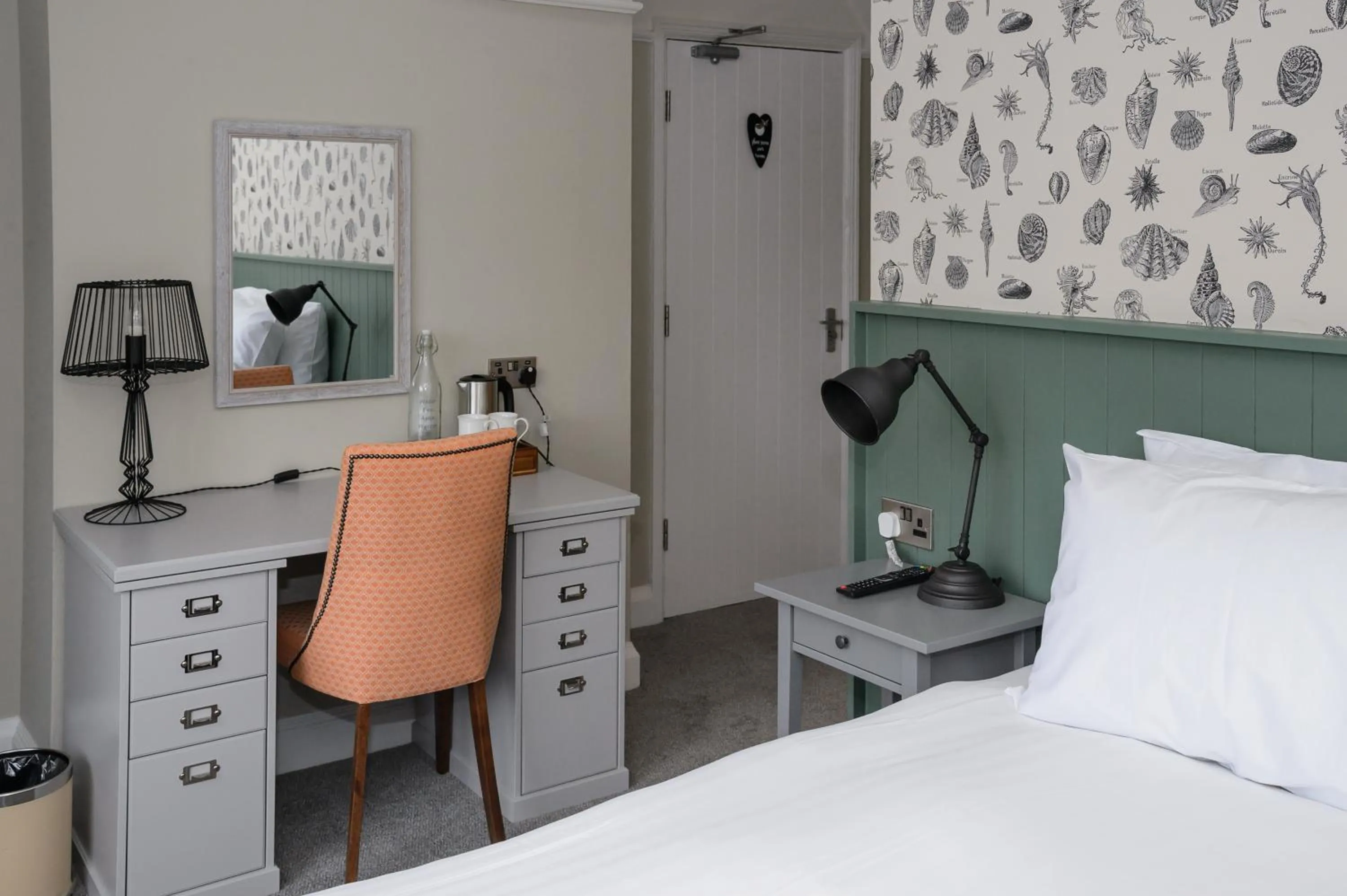 Bedroom, Bed in Balfour Arms