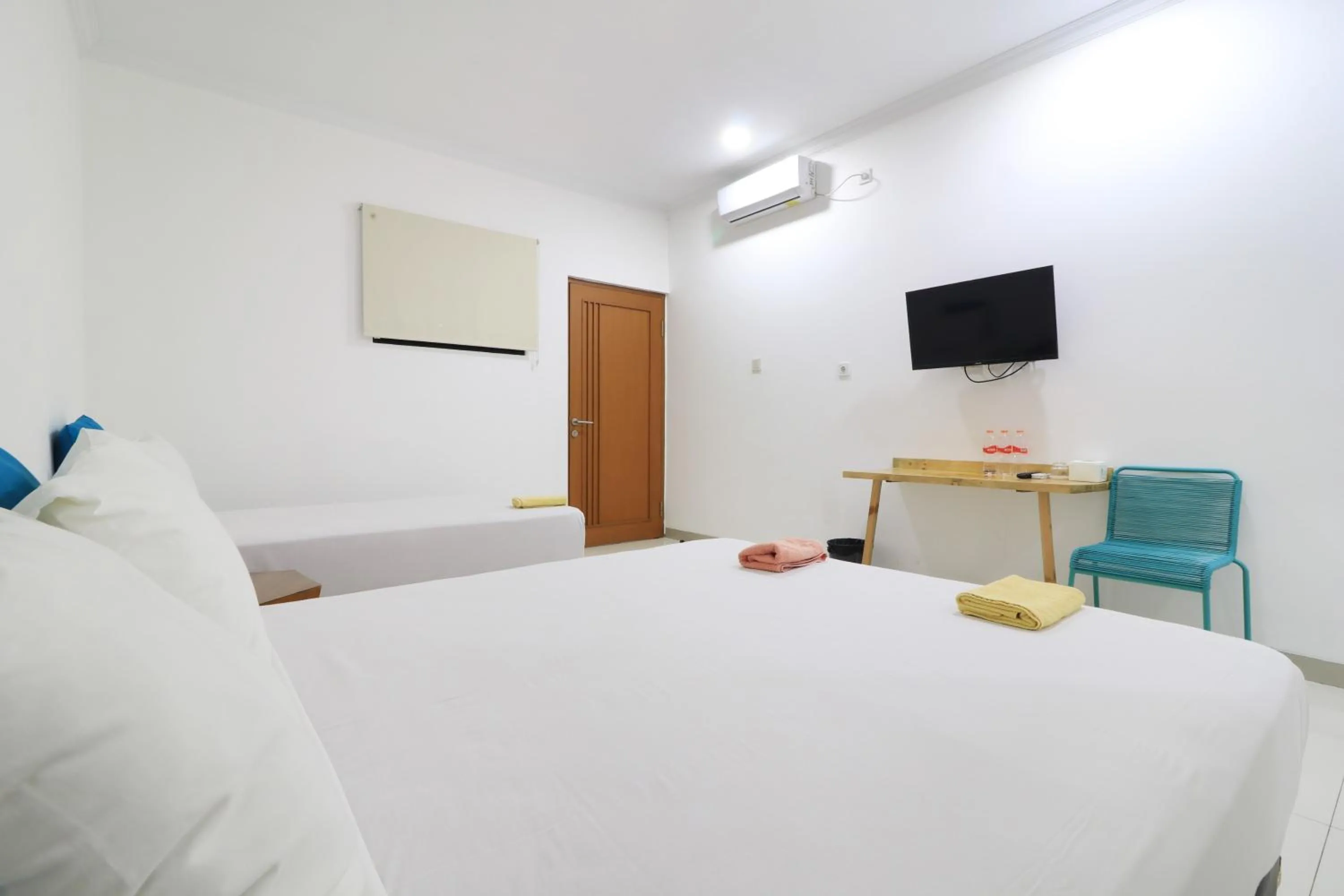 Bedroom, Bed in Locus Rooms