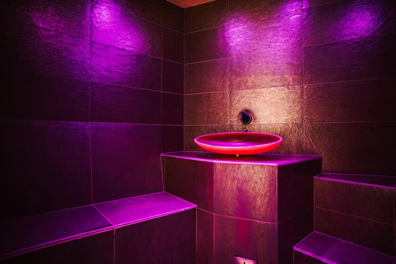 Steam room in Europe Hotel & Spa