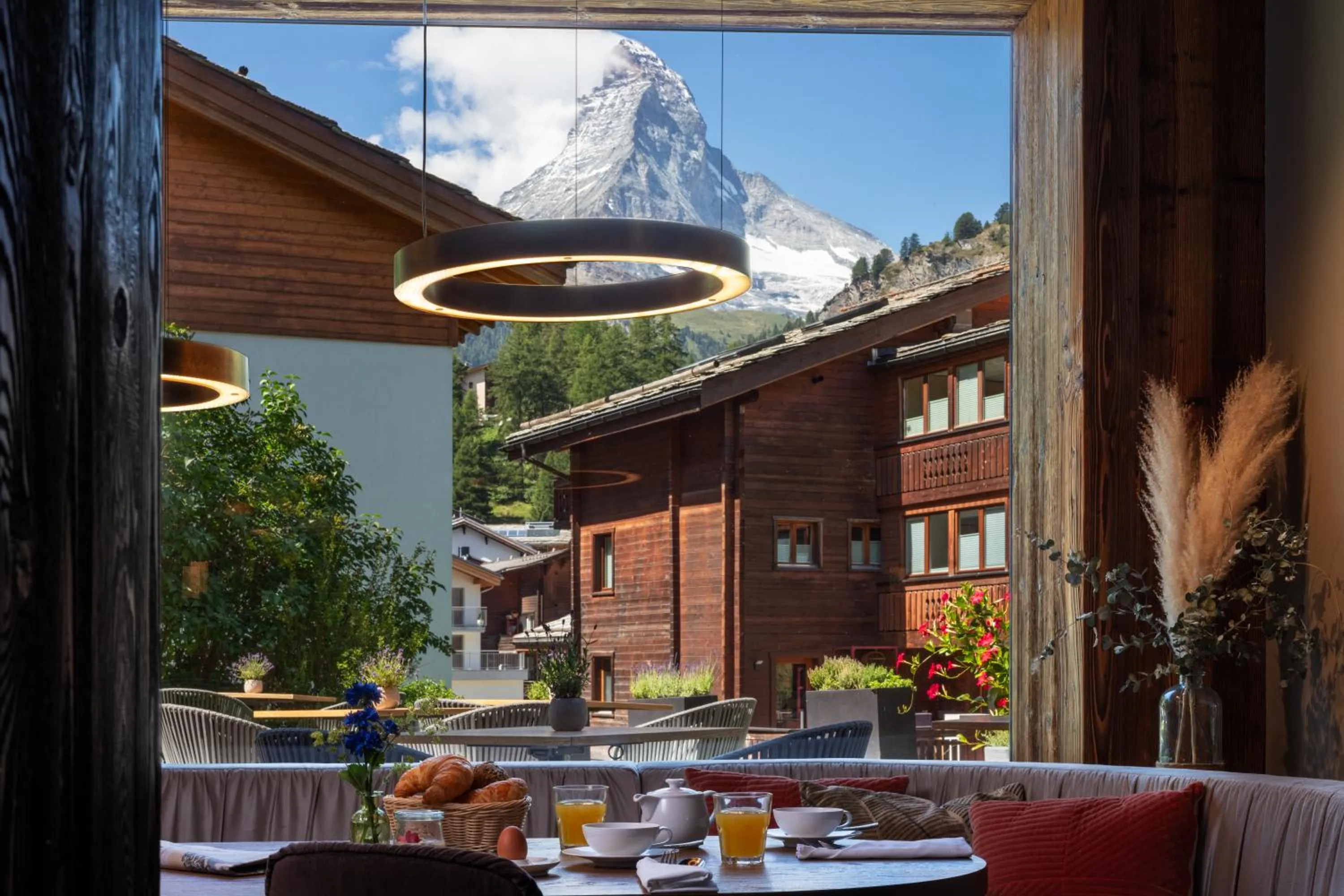 Restaurant/places to eat in Europe Hotel & Spa