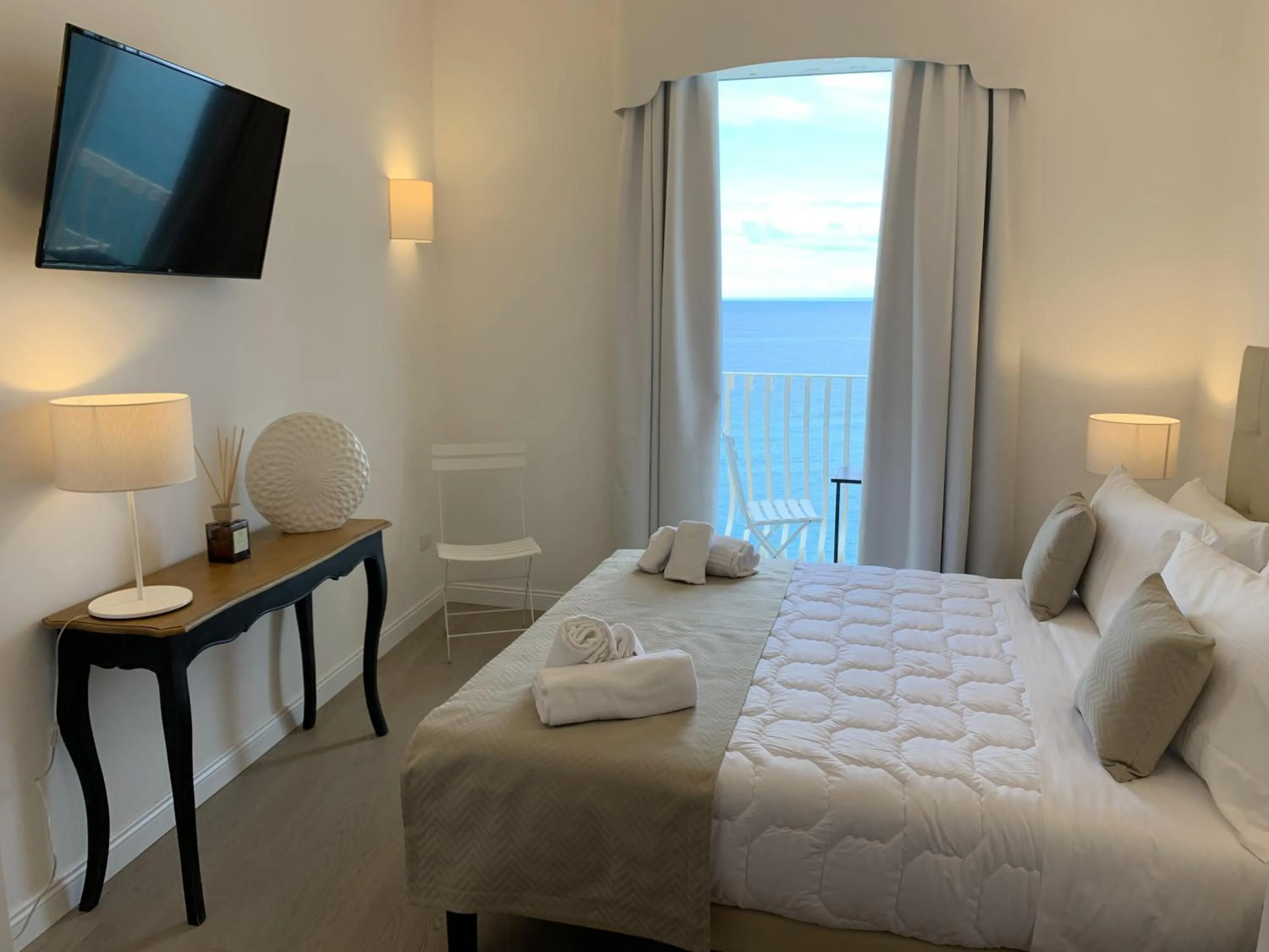 Bed in Domus Centro Tropea