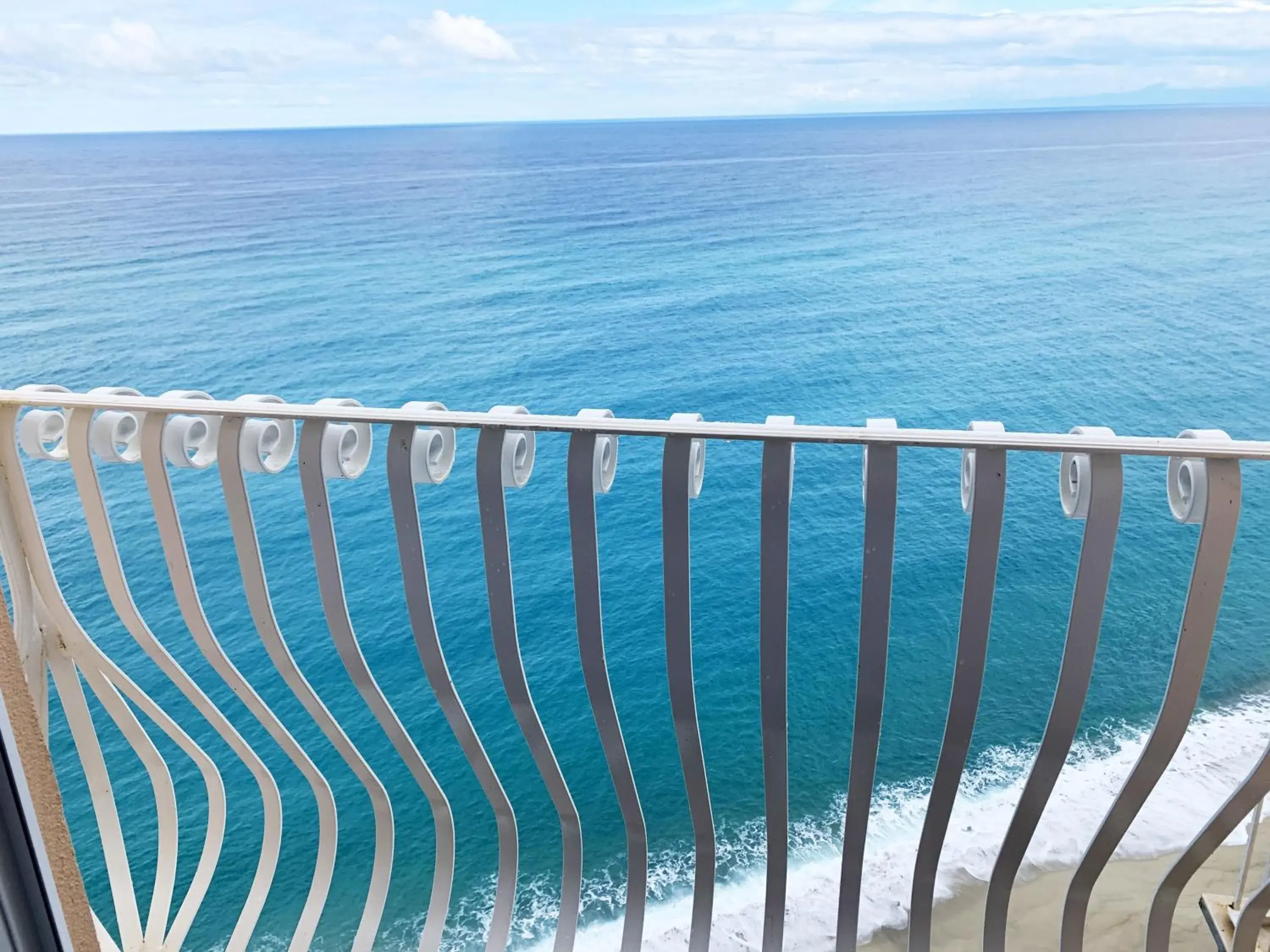 Queen Room with Sea View in Domus Centro Tropea Queen Room with Sea View in Domus Centro Tropea