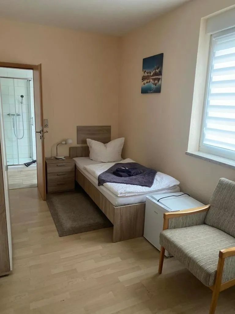 Shower, Bed in Pension Lavendel