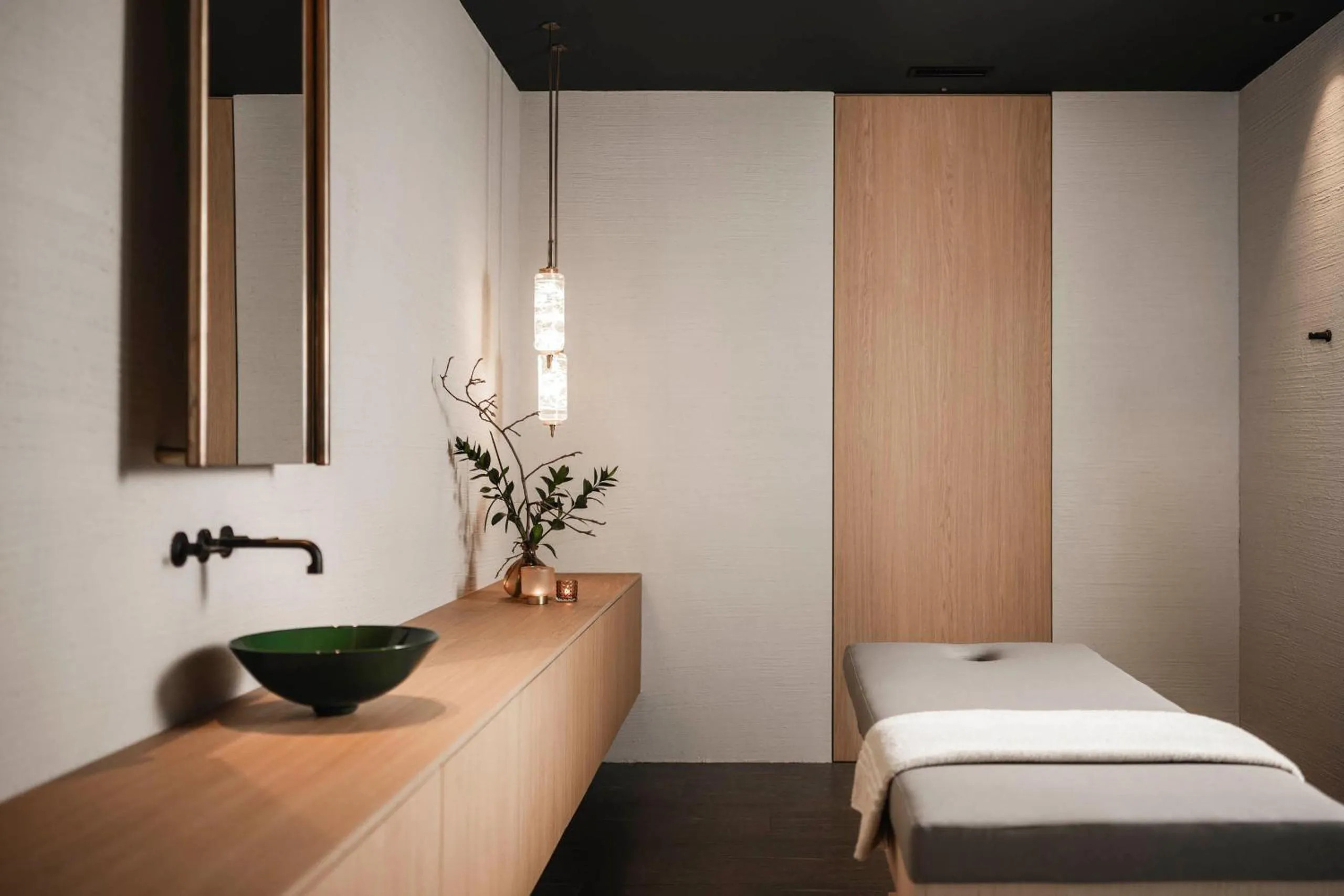 Massage, Bed in Hotel Belvedere Locarno