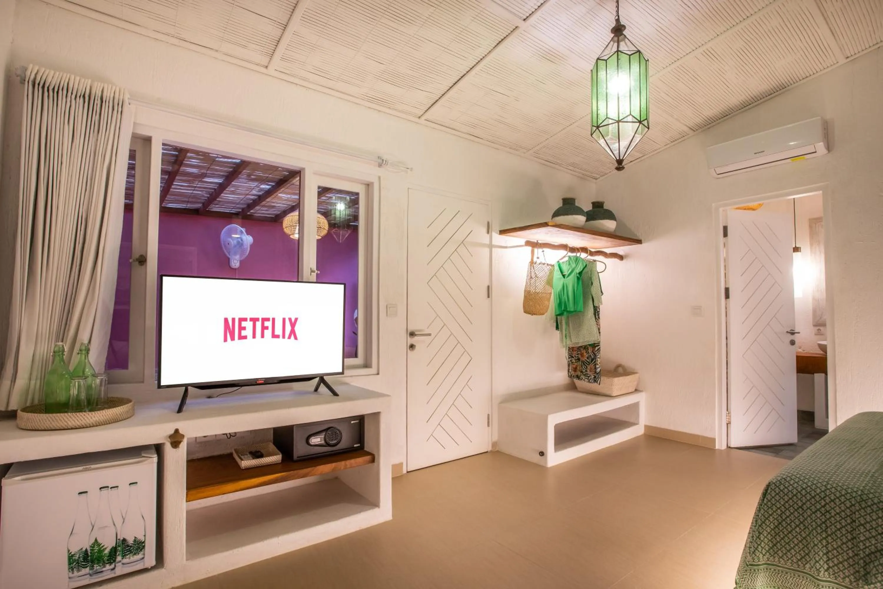 TV and multimedia, Bed in PinkPrivate Sanur - for Cool Adults Only