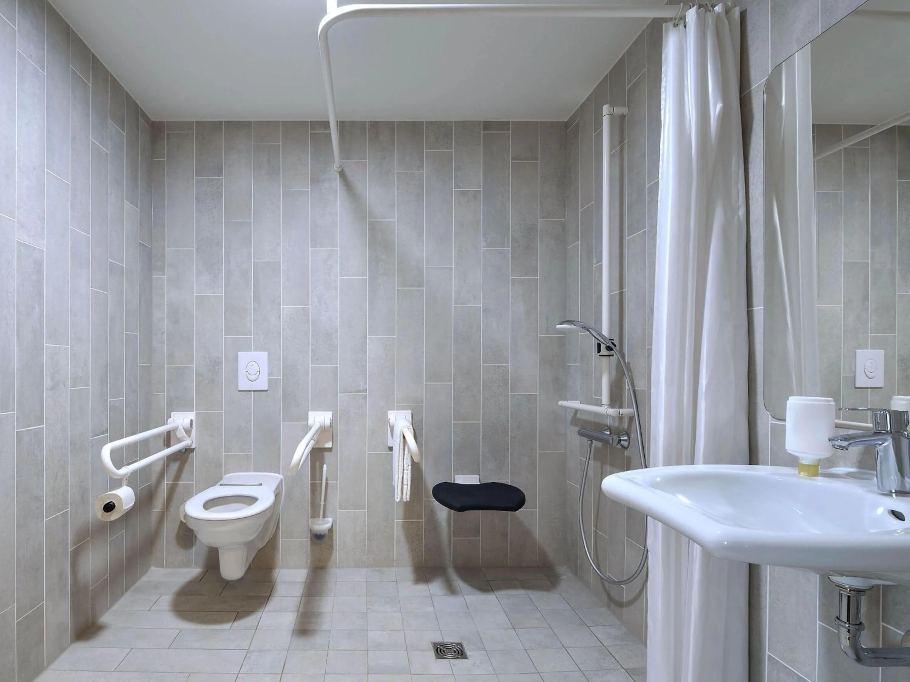 Shower in B&B Hotel Hannover-City