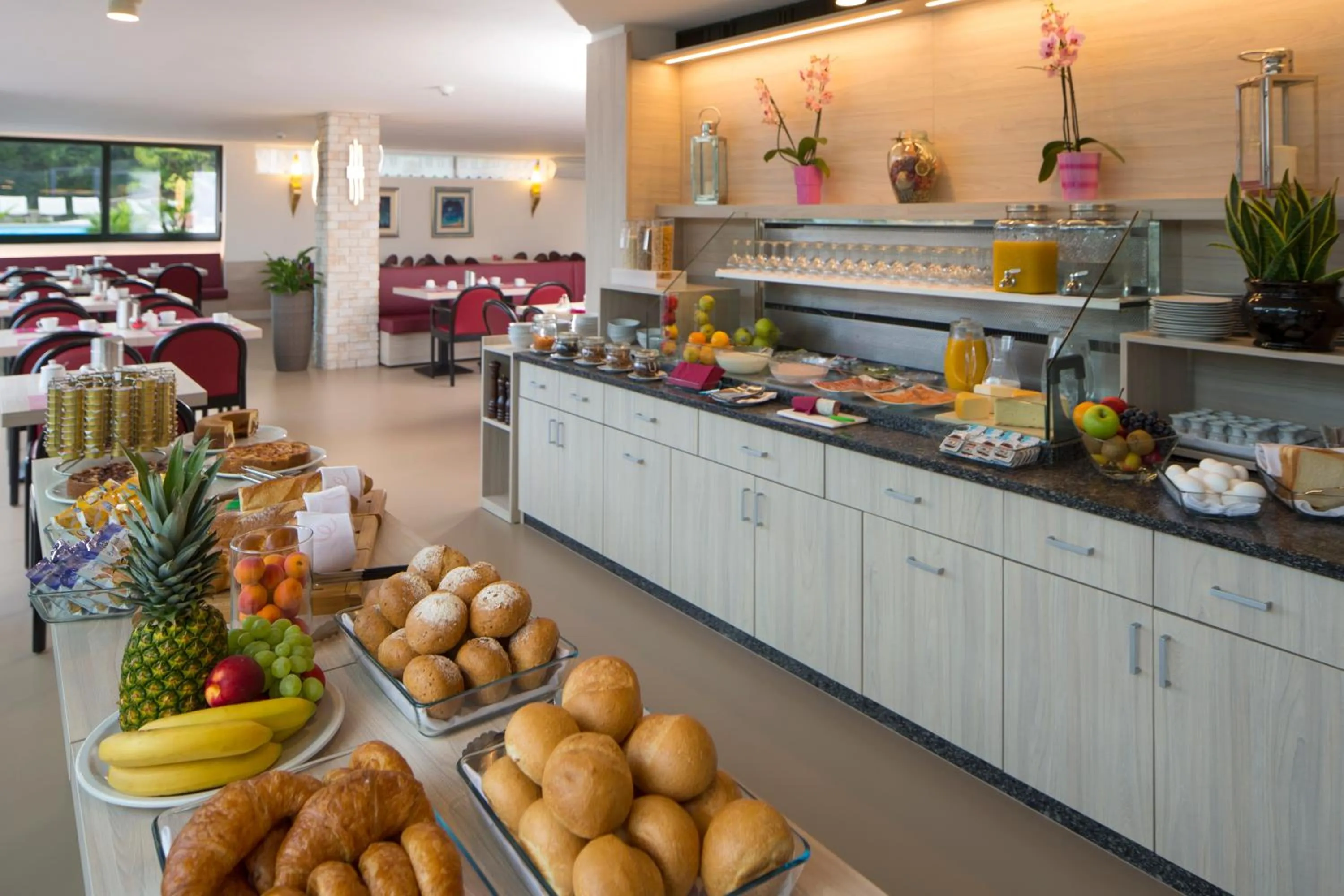 Coffee/tea facilities in Hotel Campione