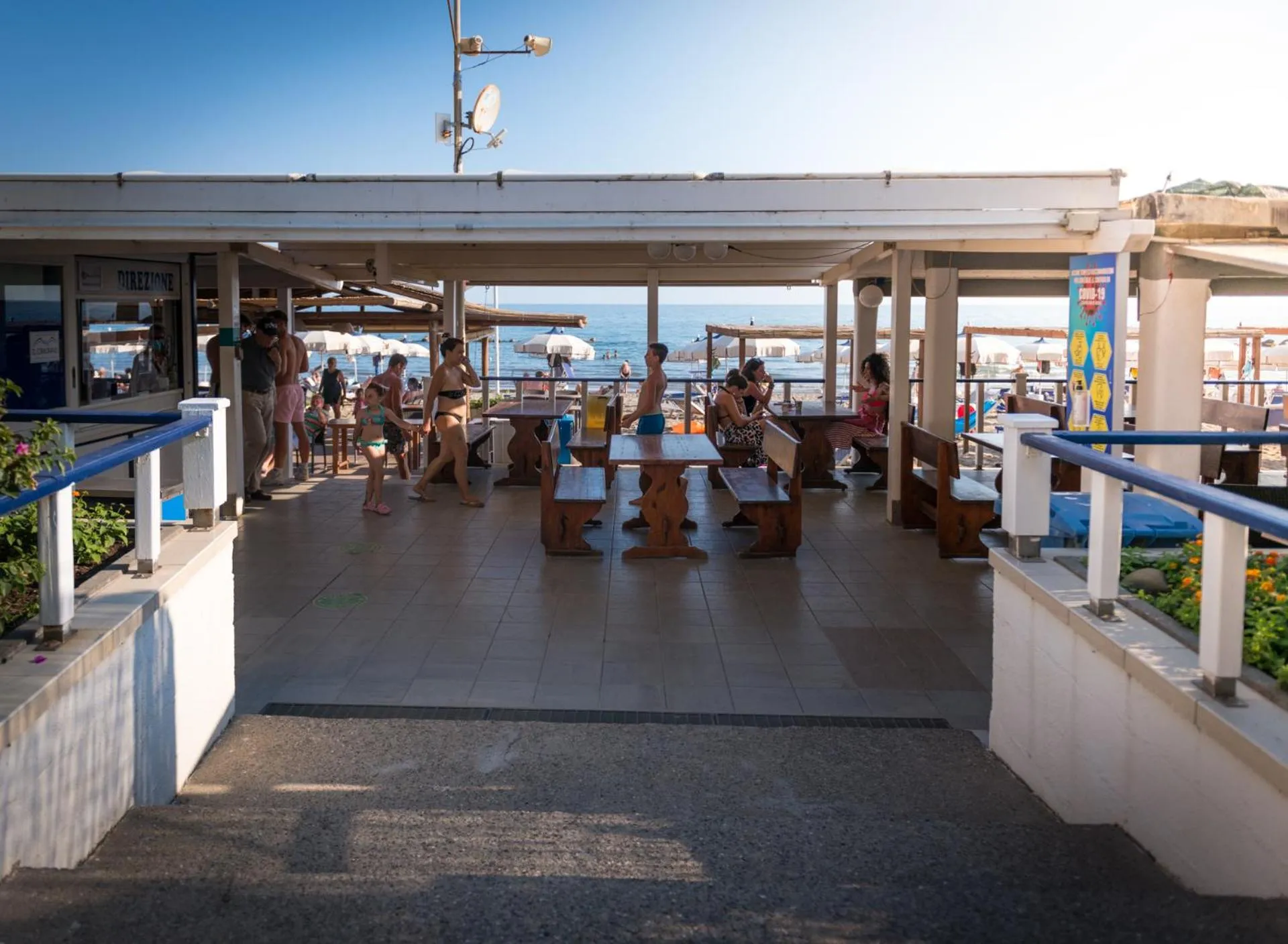 Restaurant/places to eat in Hotel Perla