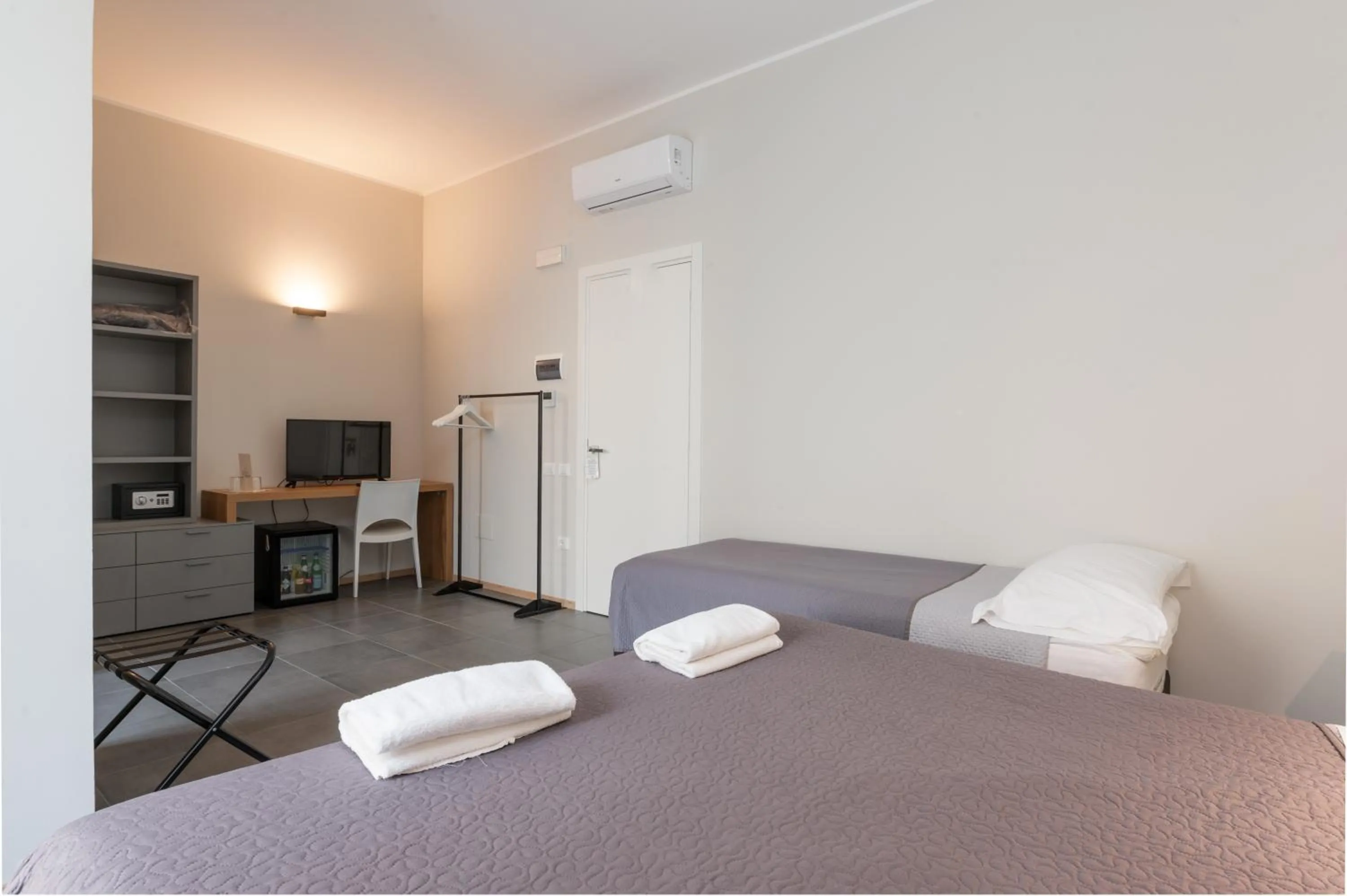 Bedroom, Bed in Hotel Perla