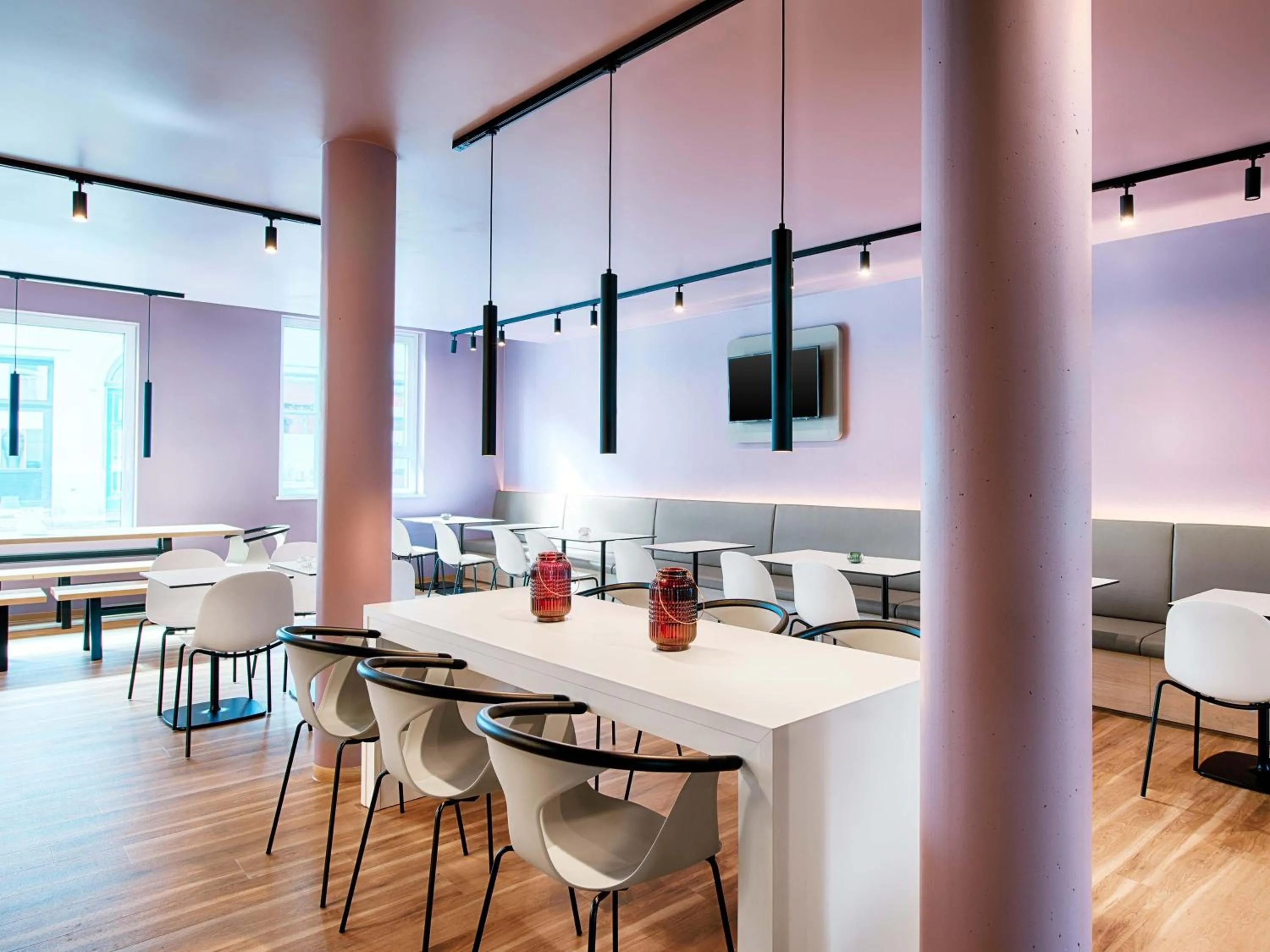 Lobby or reception in B&B Hotel Eisenach