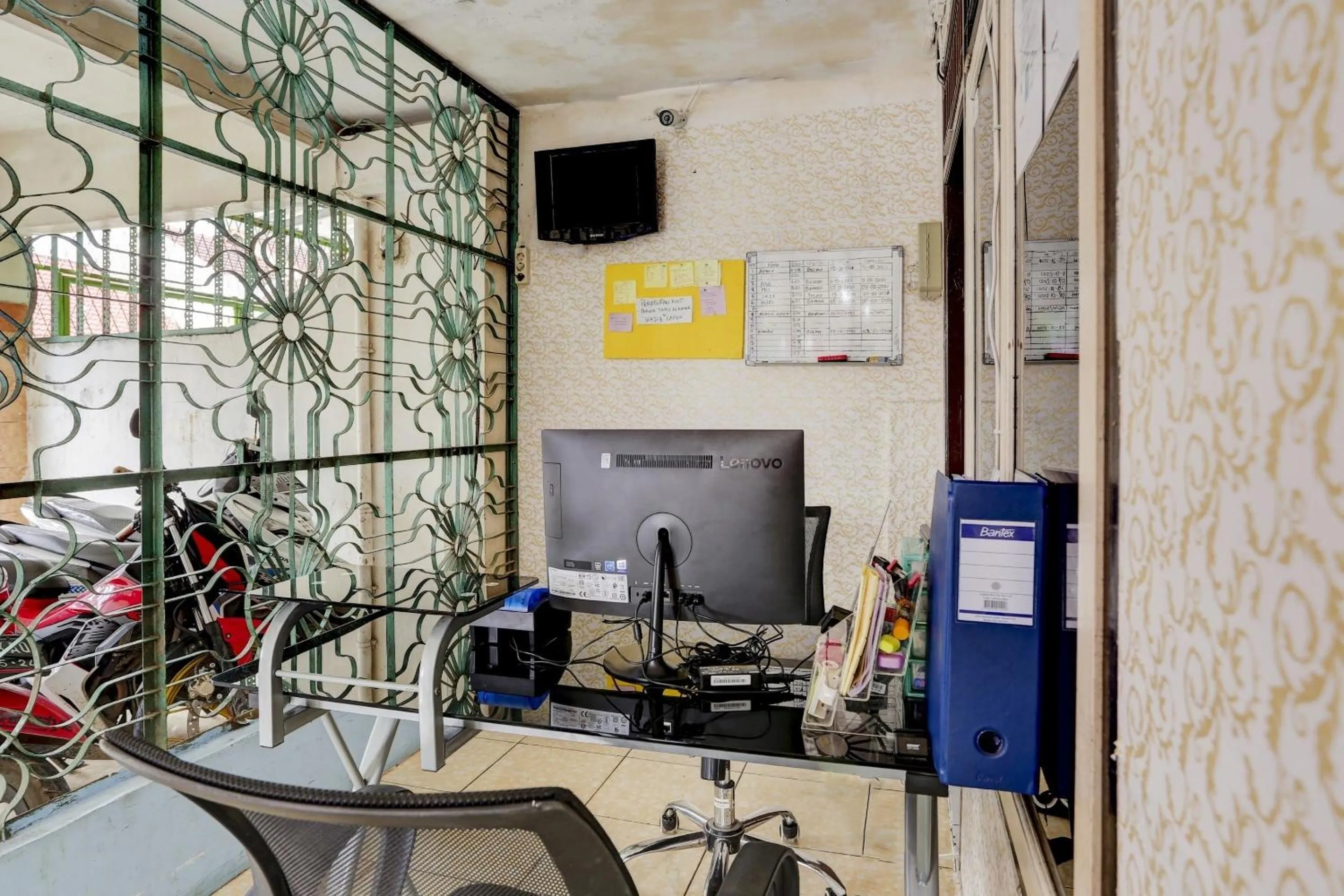 Lobby or reception in OYO Life 90190 Asha Kost Syariah