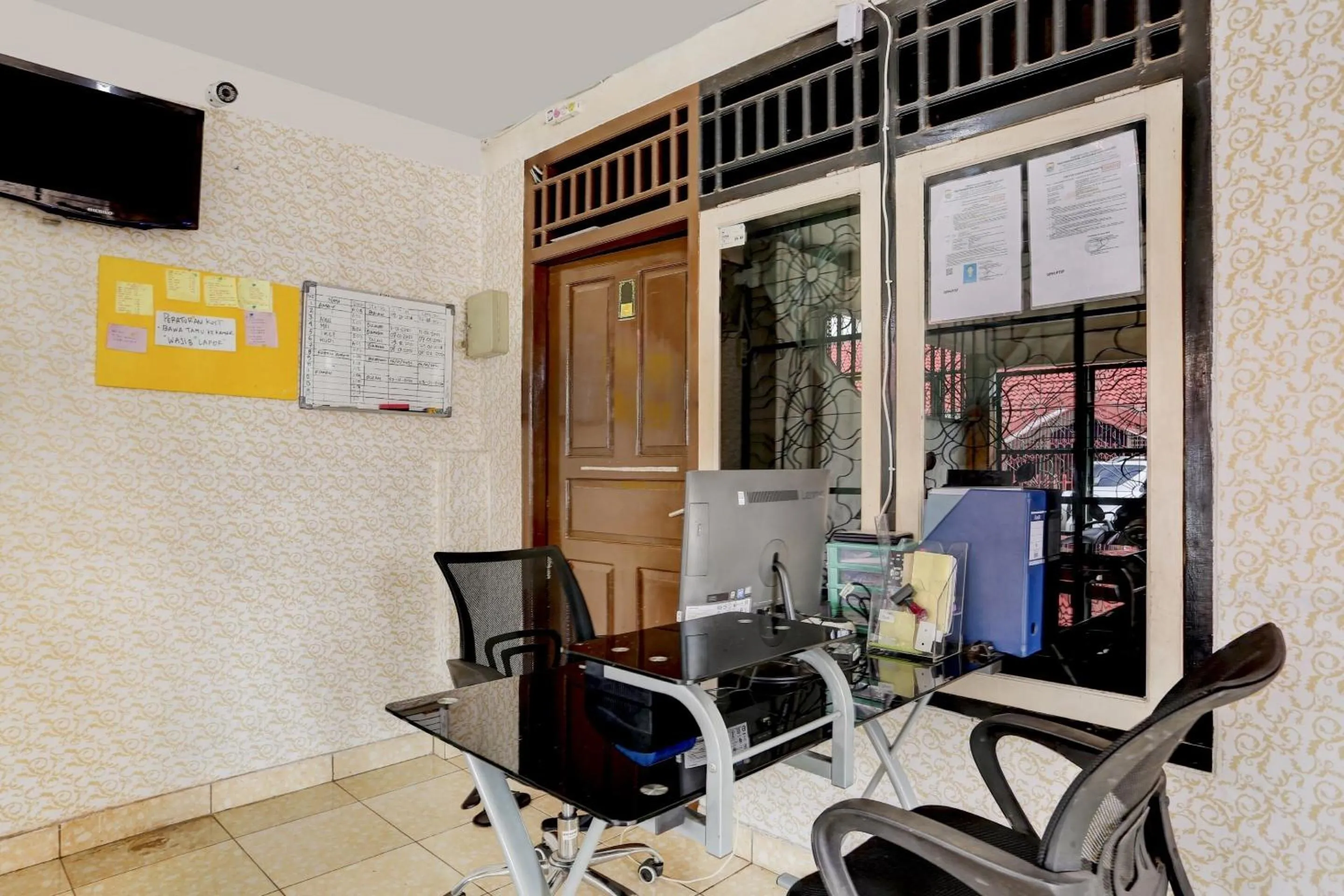 Lobby or reception in OYO Life 90190 Asha Kost Syariah