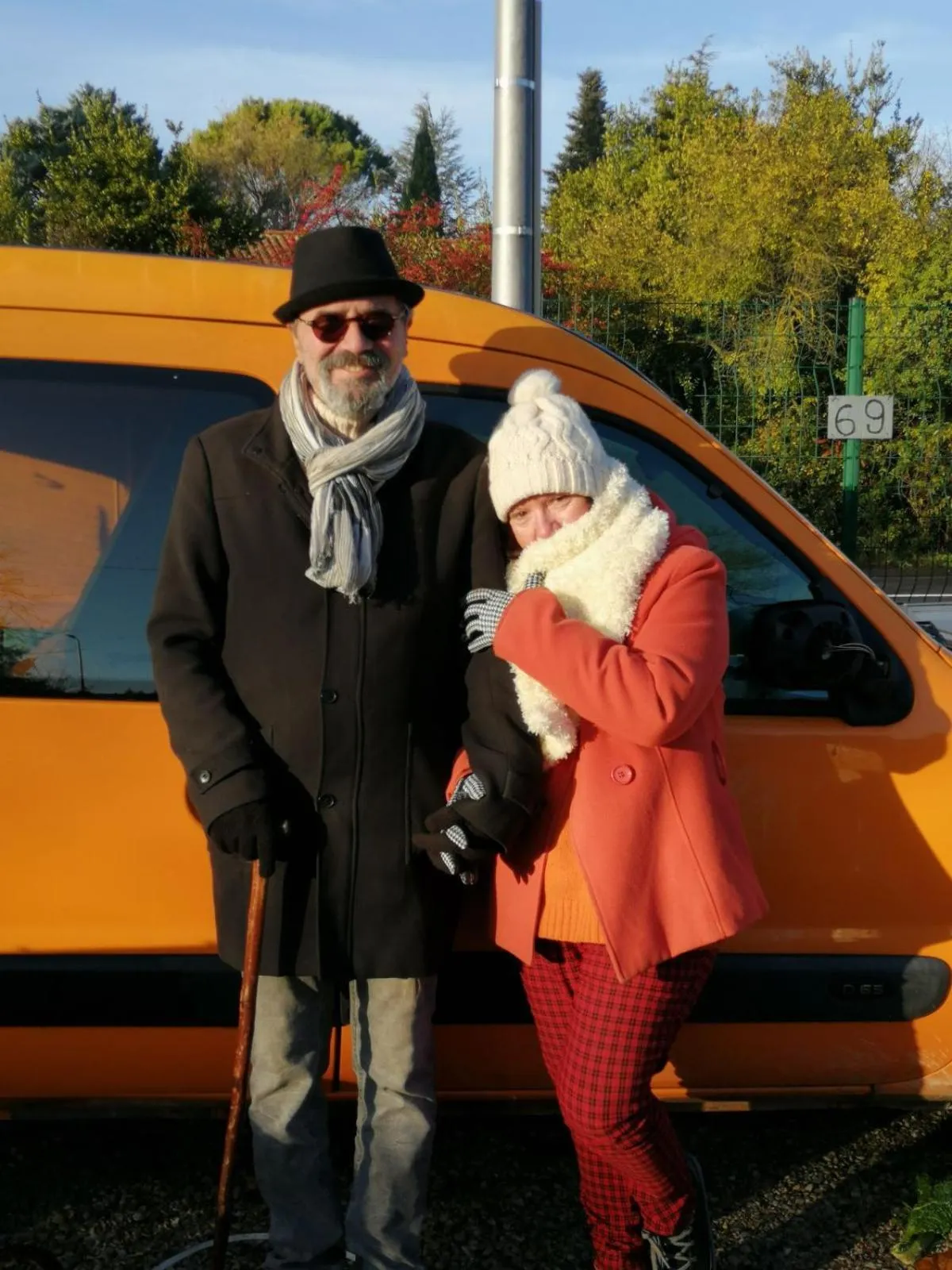 group of guests in la fée viviane et michel l'enchanteur
