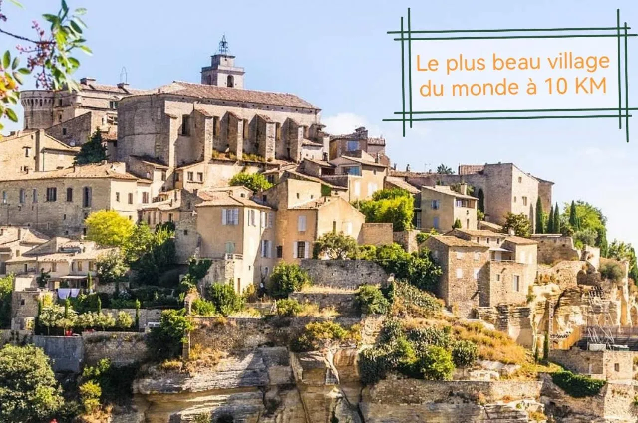 Nearby landmark in la fée viviane et michel l'enchanteur