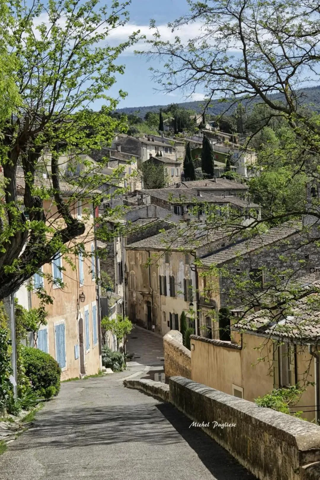 Natural landscape in la fée viviane et michel l'enchanteur