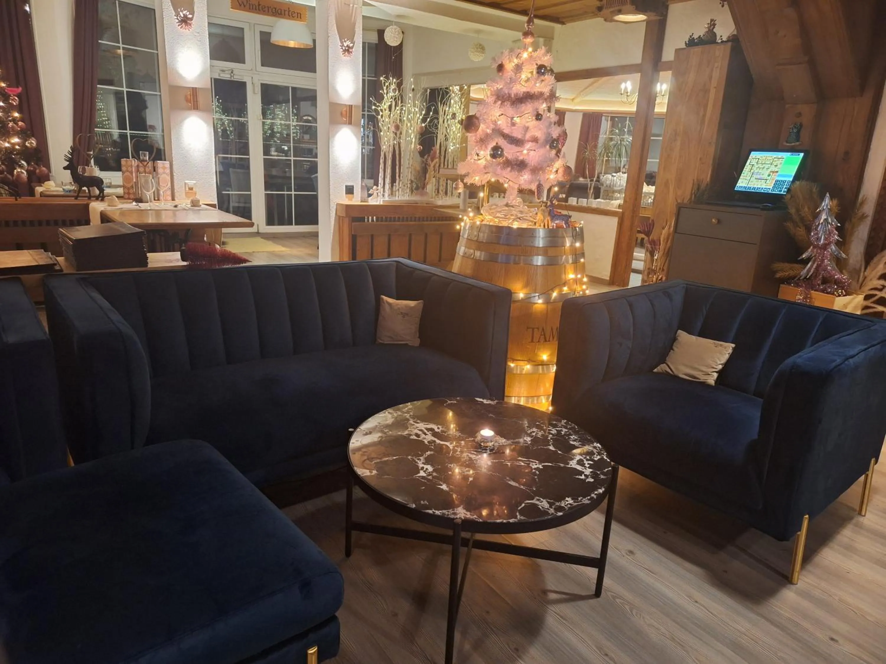 Restaurant/places to eat in Chalet Hotel Adler