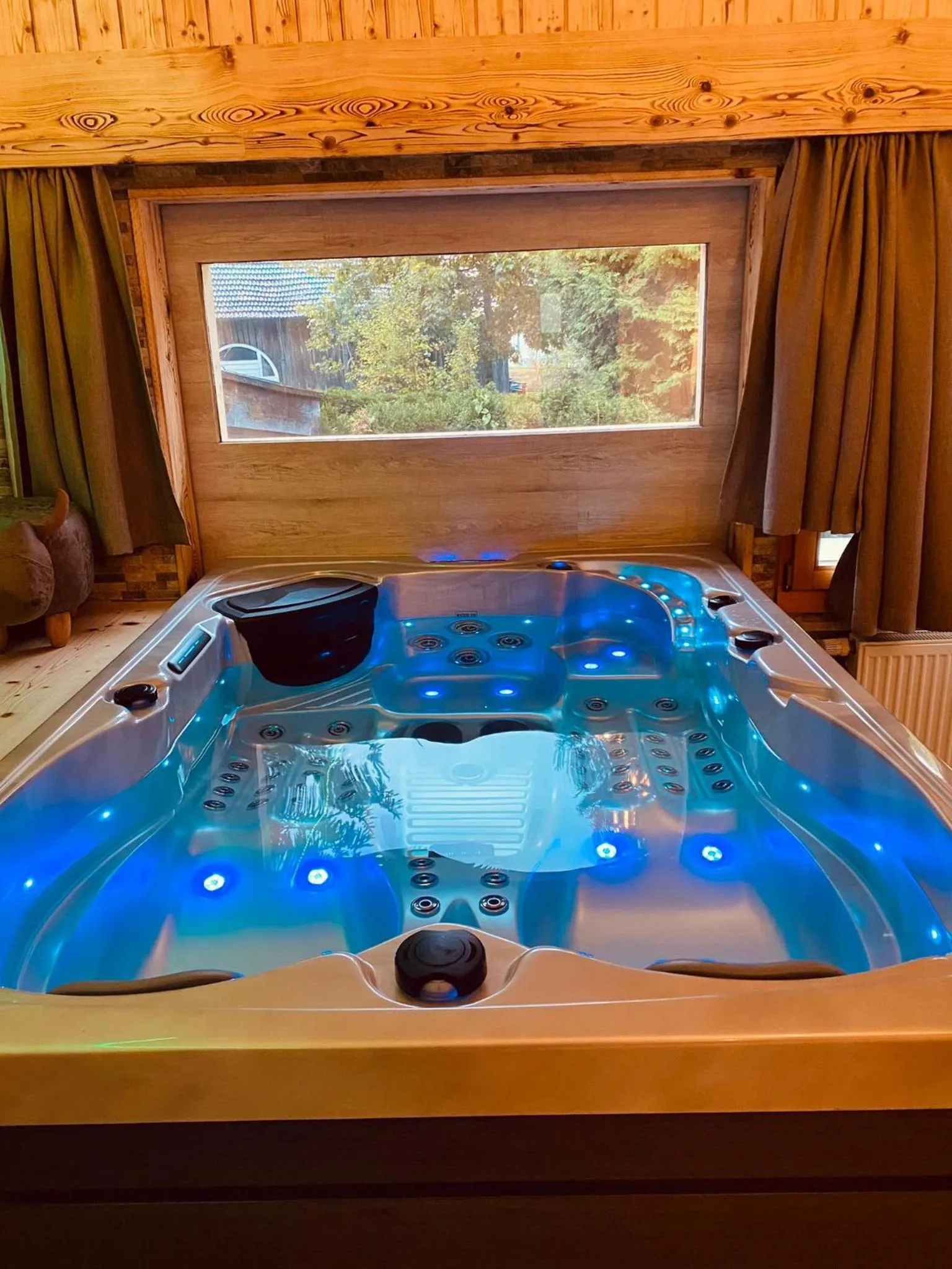 Hot Tub in Chalet Hotel Adler