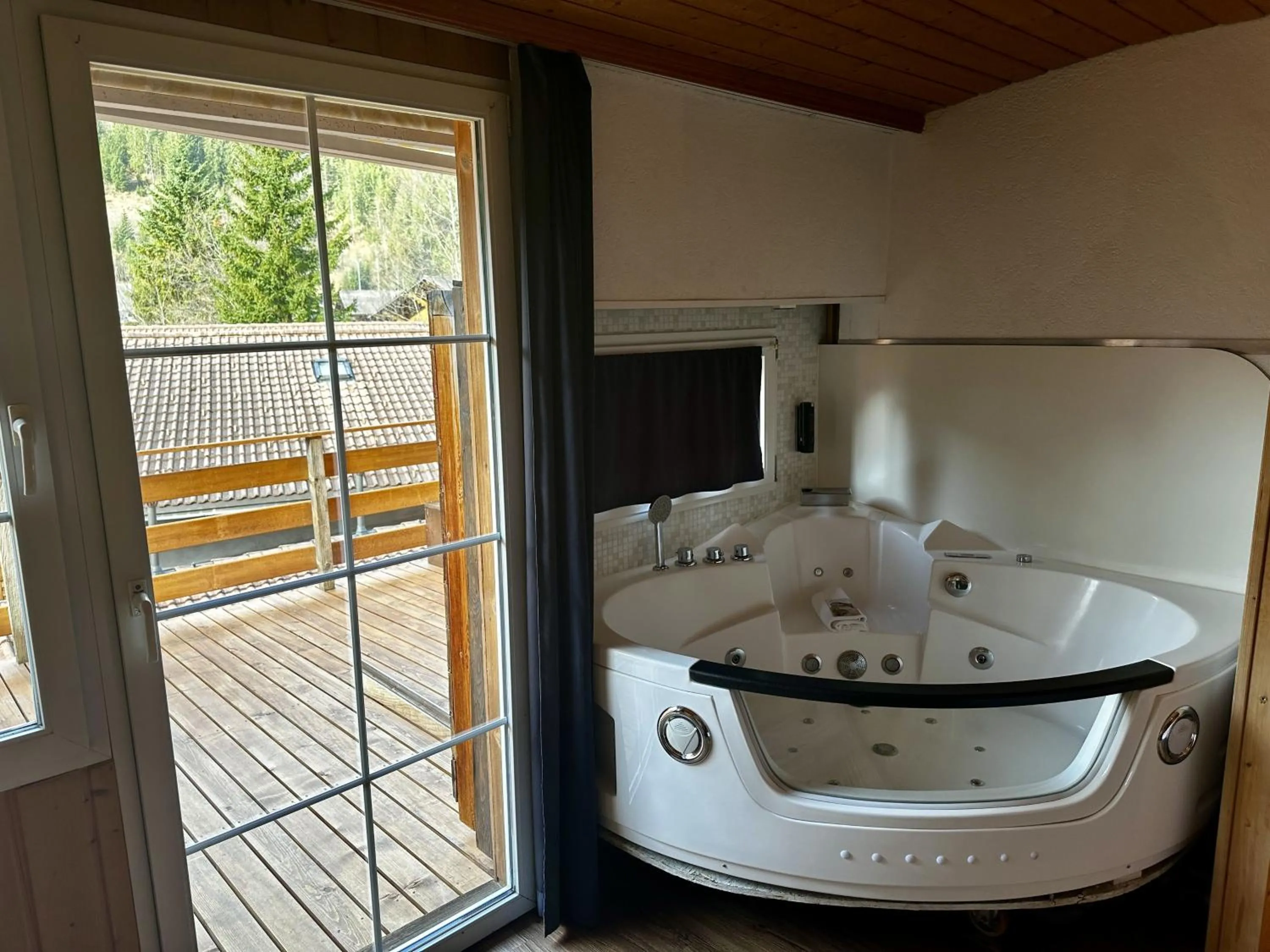 Hot Tub in Chalet Hotel Adler