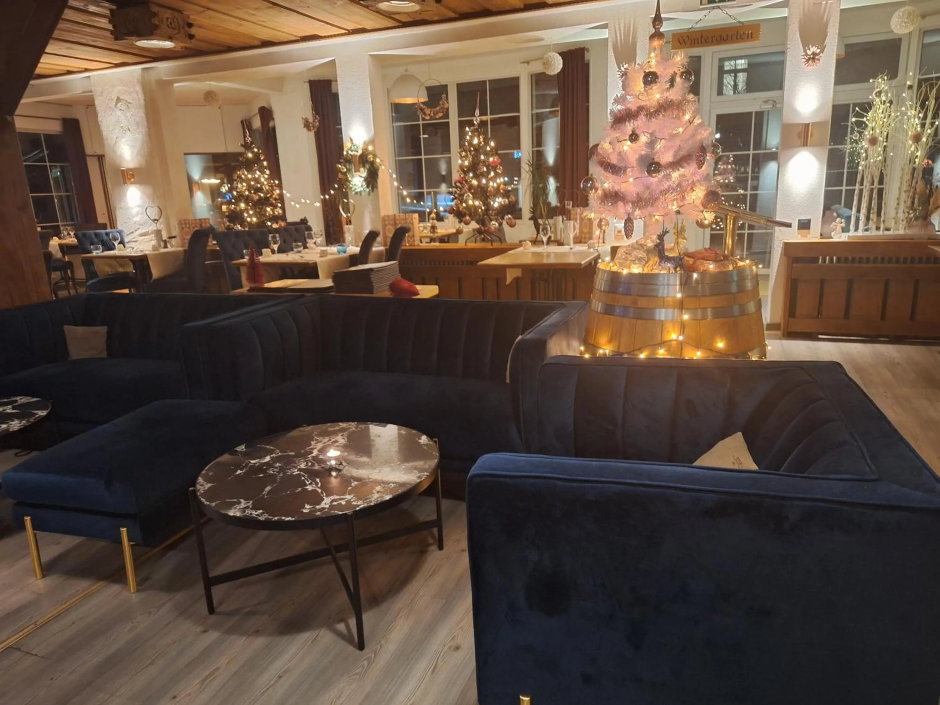 Restaurant/places to eat in Chalet Hotel Adler